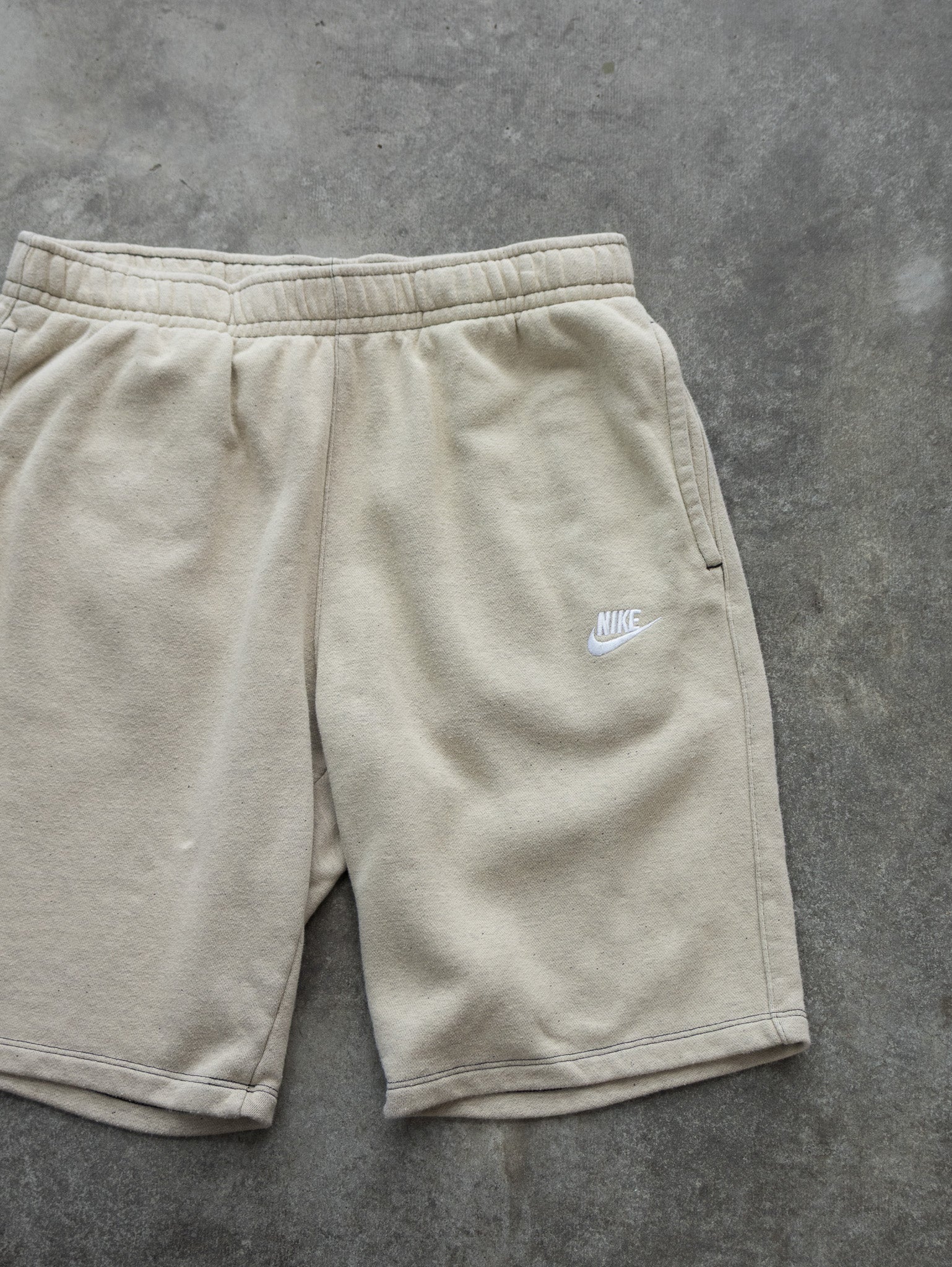 Vintage Nike Sweat Shorts (L)