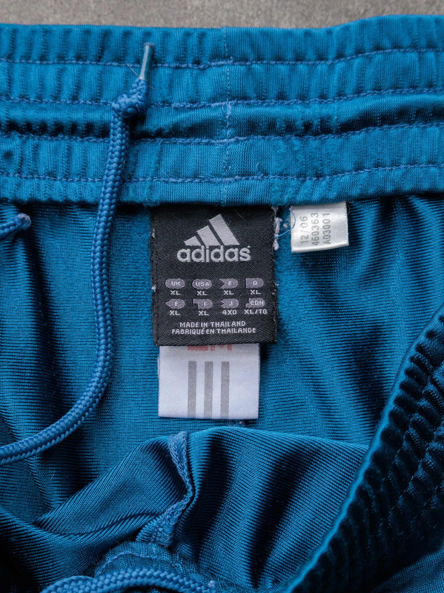 Vintage 00s Blue Adidas Shorts (XL)