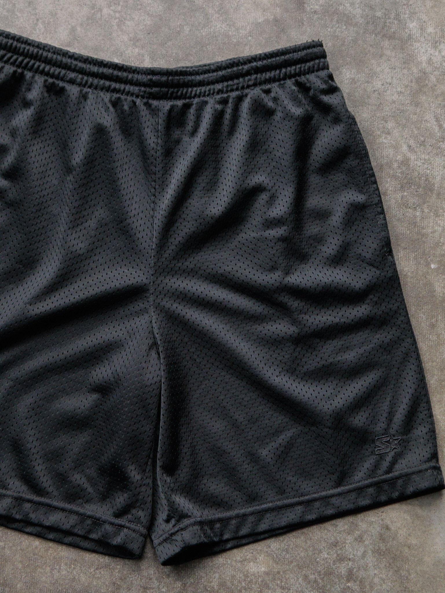 Vintage 00s Black Starter Mesh Shorts (S)