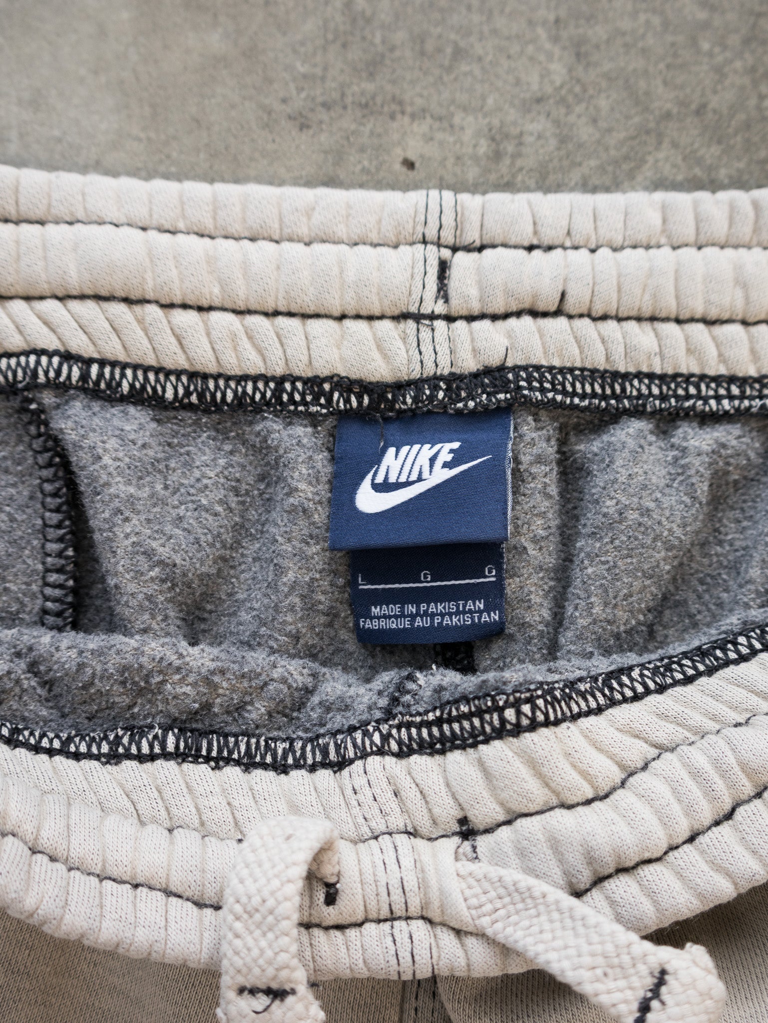 Vintage Nike Sweat Shorts (L)