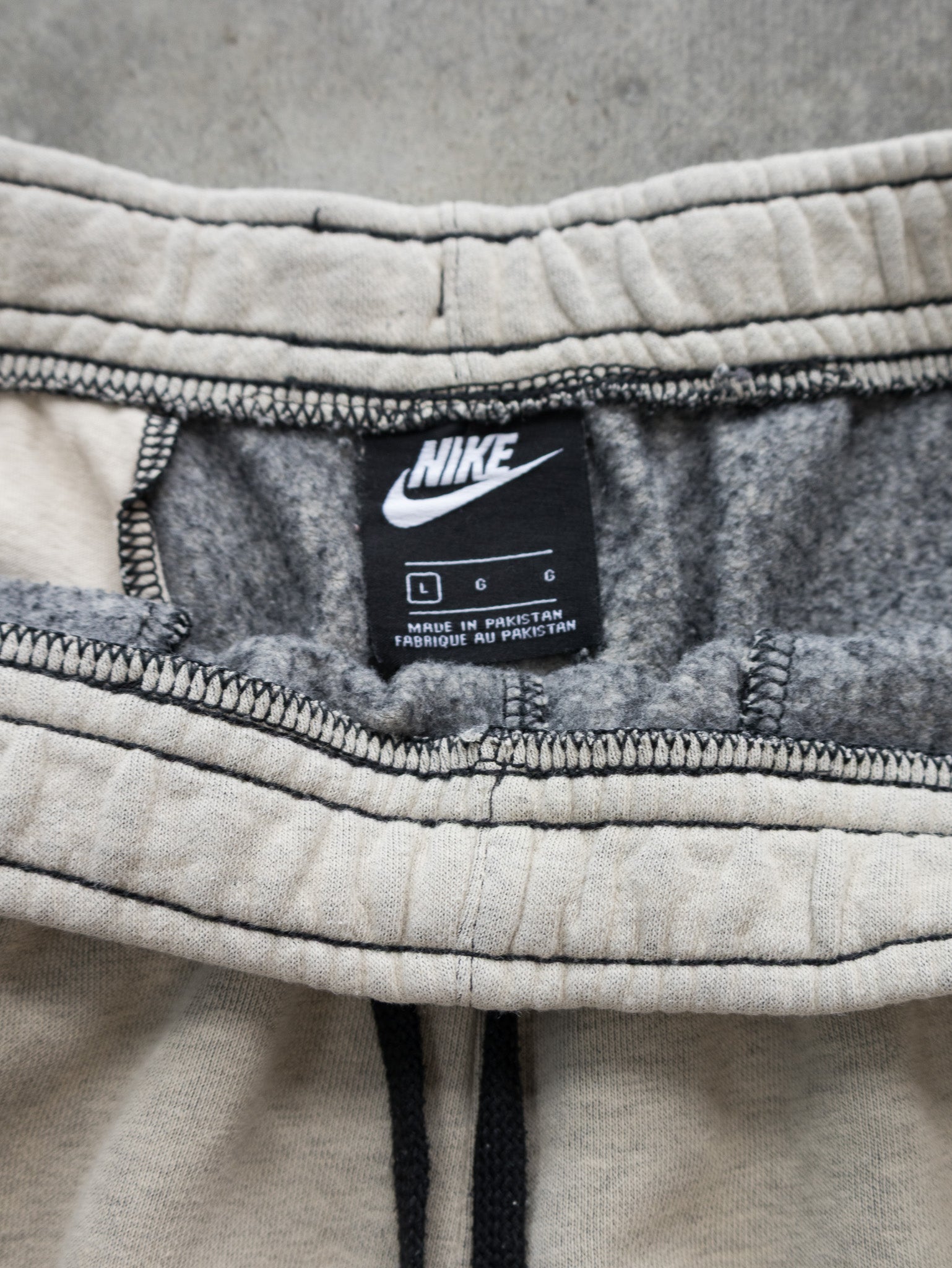 Vintage Nike Sweat Shorts (L)