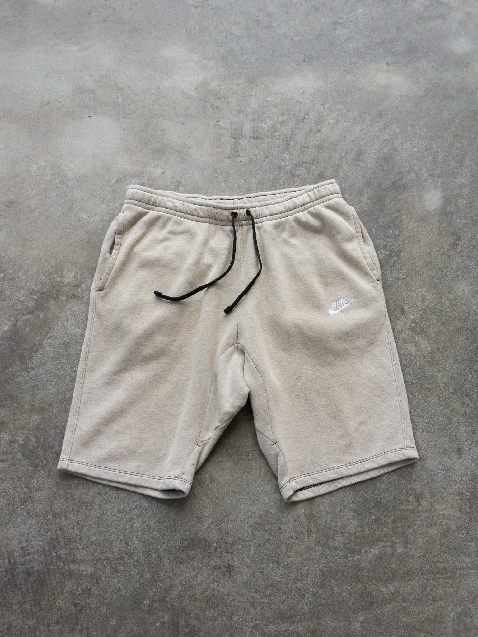 Vintage Nike Sweat Shorts (L)