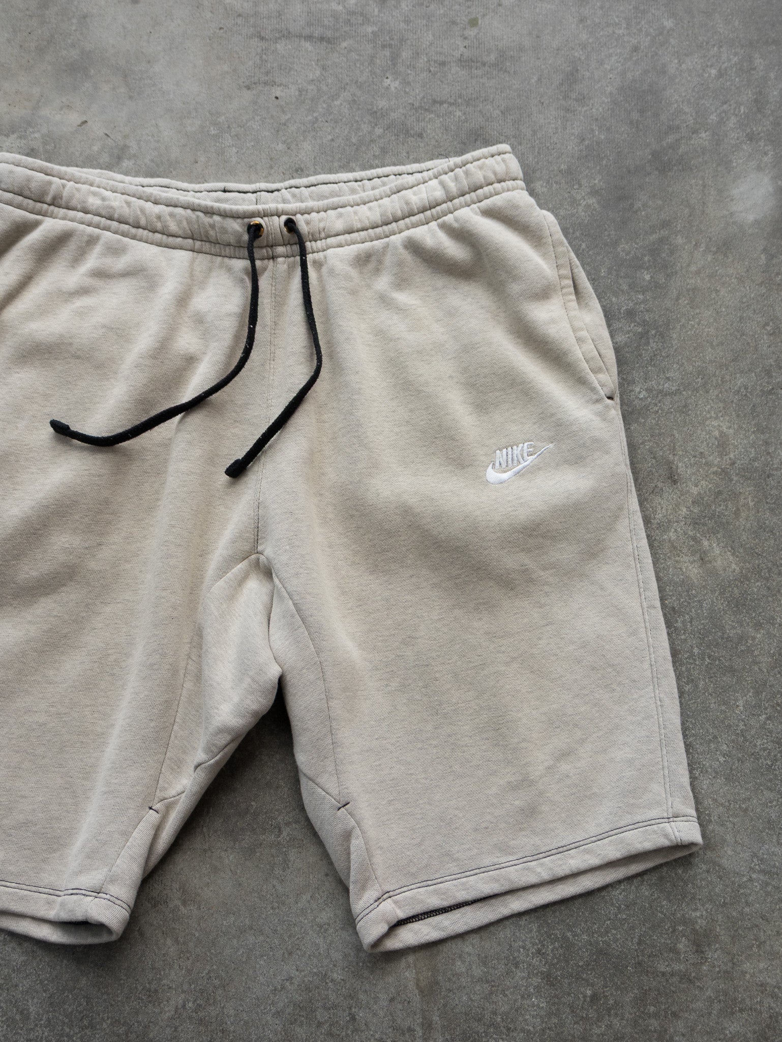 Vintage Nike Sweat Shorts (L)
