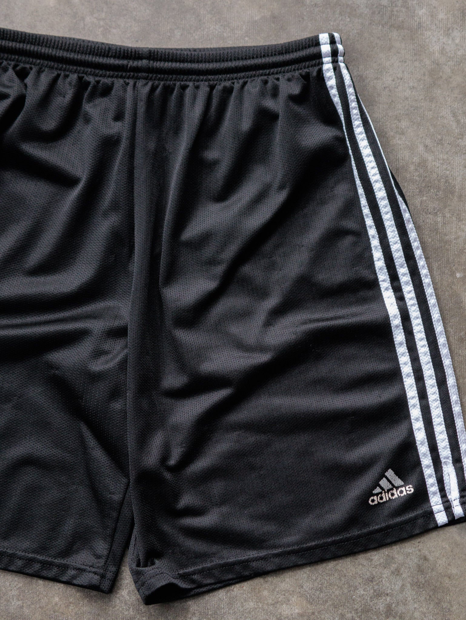 Vintage 00s Black Adidas Mesh Shorts (L)