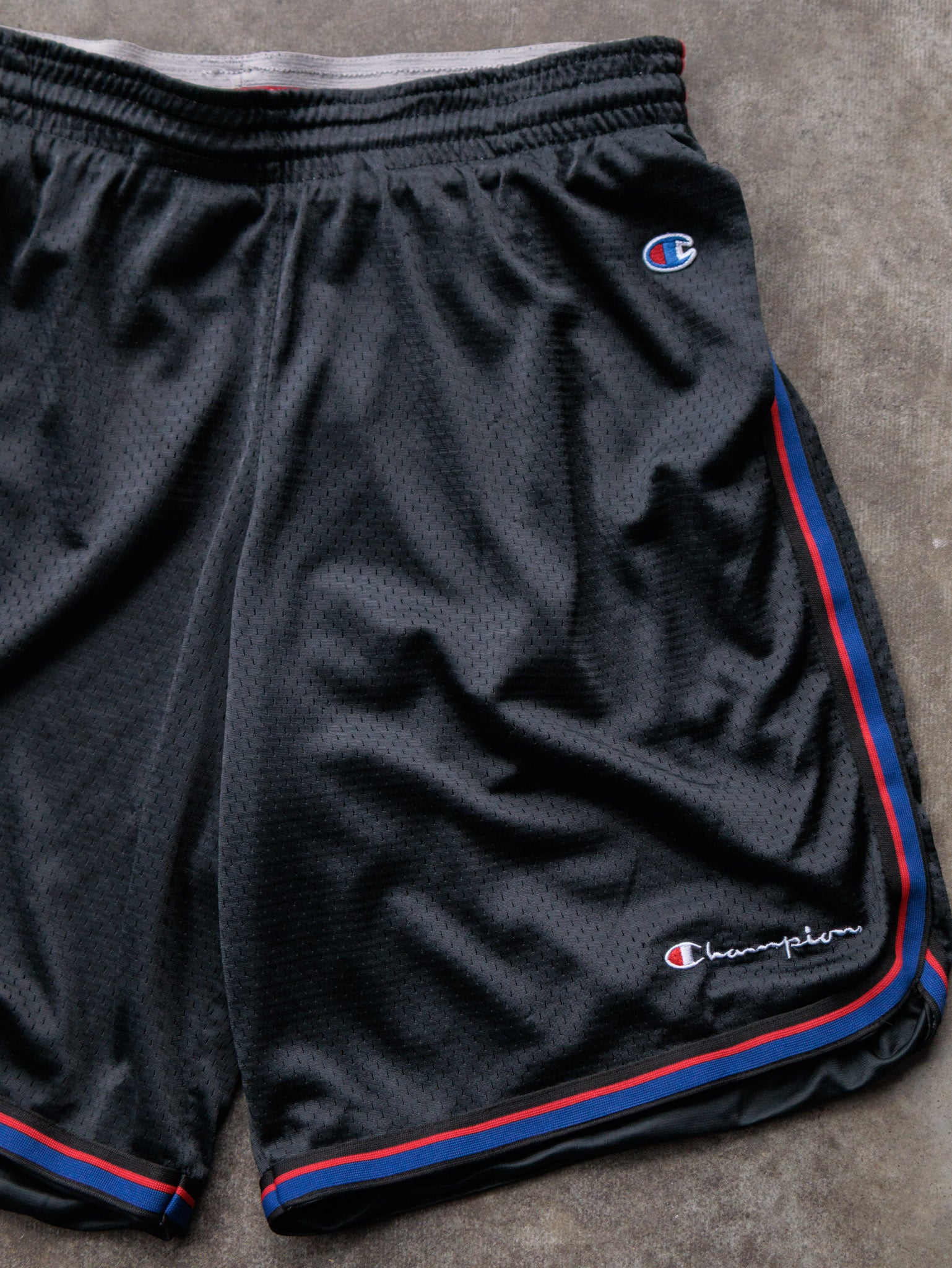 Vintage Black Champion Mesh Shorts (-)