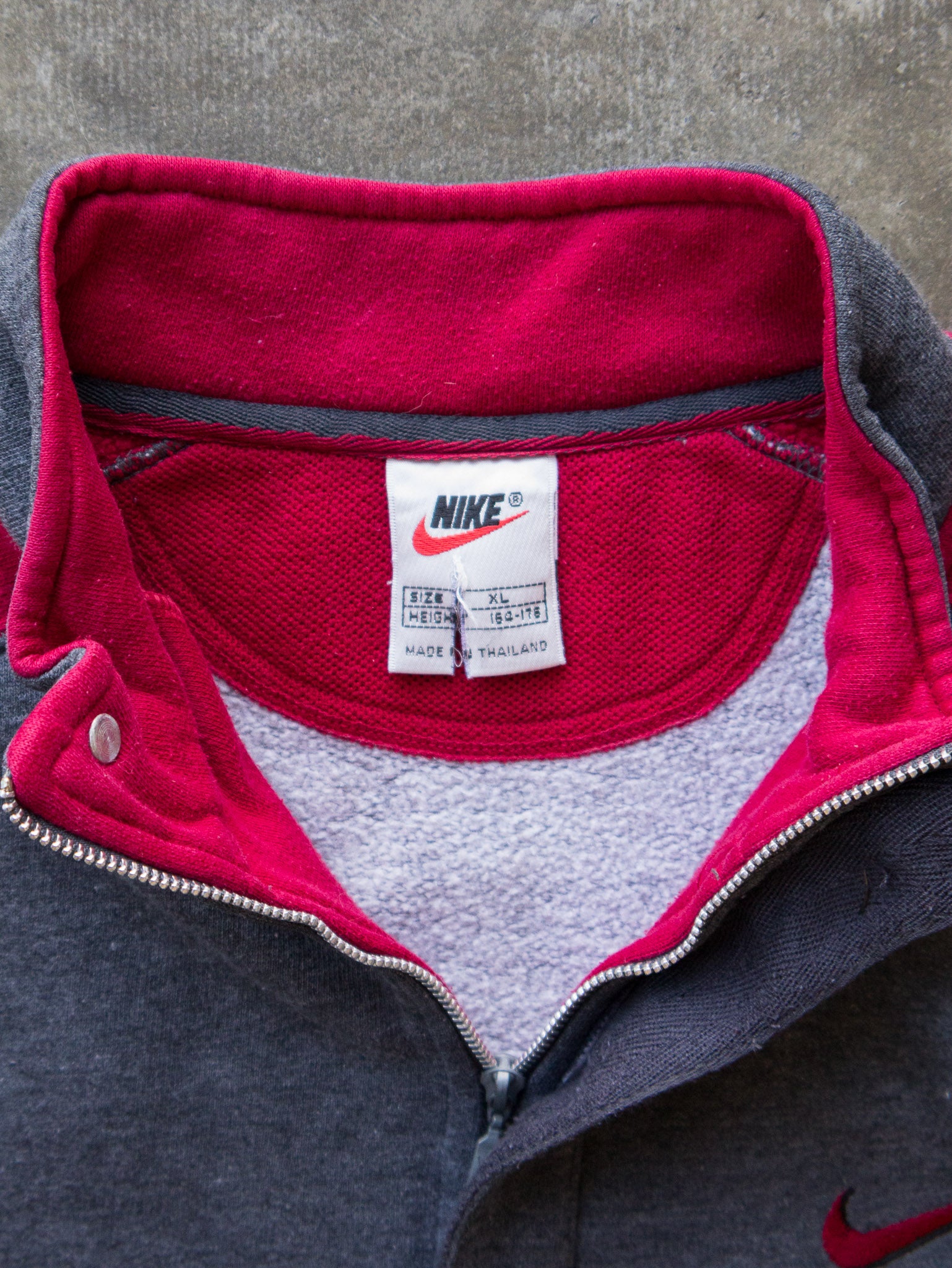 Vintage 90s Grey & Red Nike Quarter Zip Sweatshirt (XL)