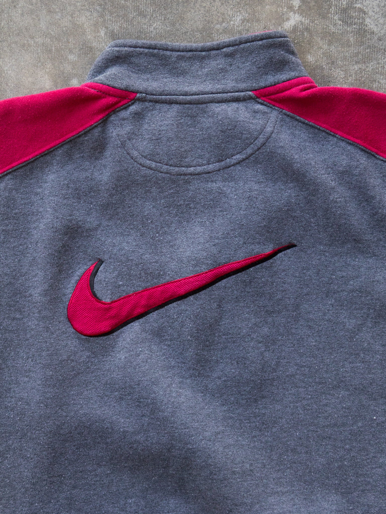 Vintage 90s Grey & Red Nike Quarter Zip Sweatshirt (XL)