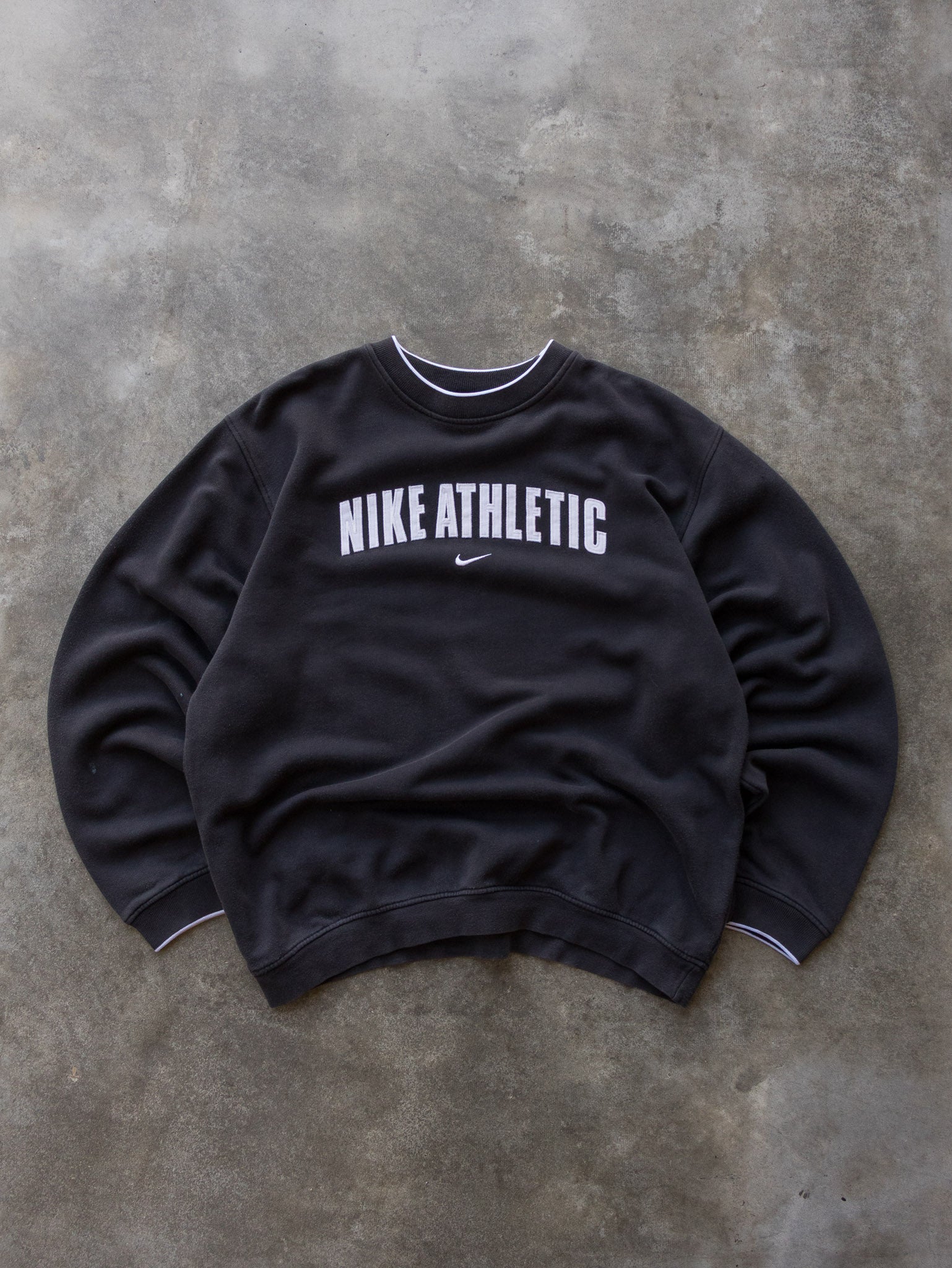 Vintage 00s Black Nike Athletic Spell Out Sweatshirt (L)
