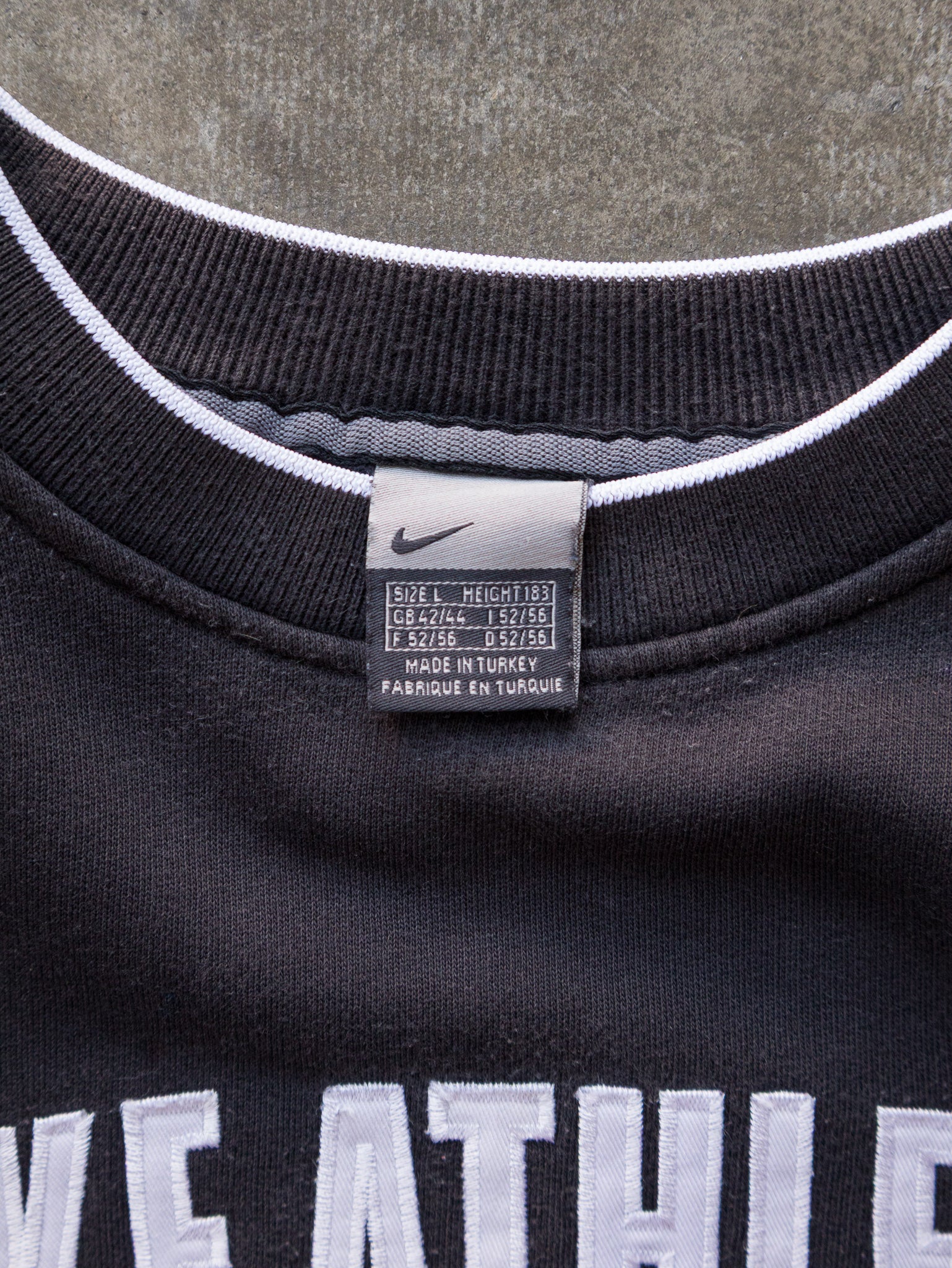 Vintage 00s Black Nike Athletic Spell Out Sweatshirt (L)