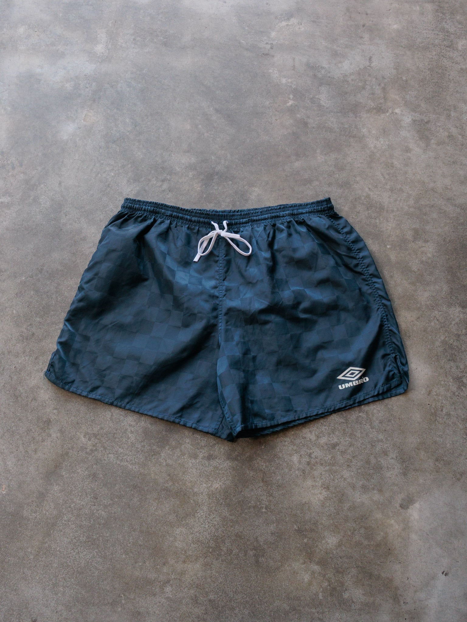 Vintage 90s Navy Checkered Umbro Shorts (L)
