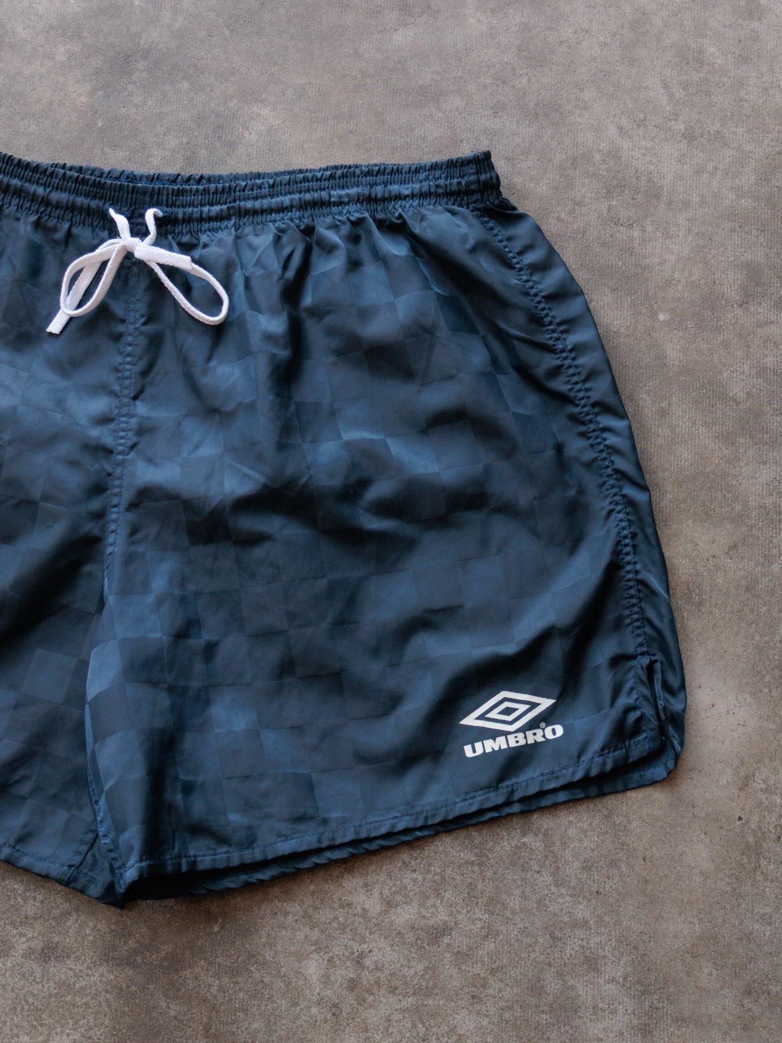 Vintage 90s Navy Checkered Umbro Shorts (L)
