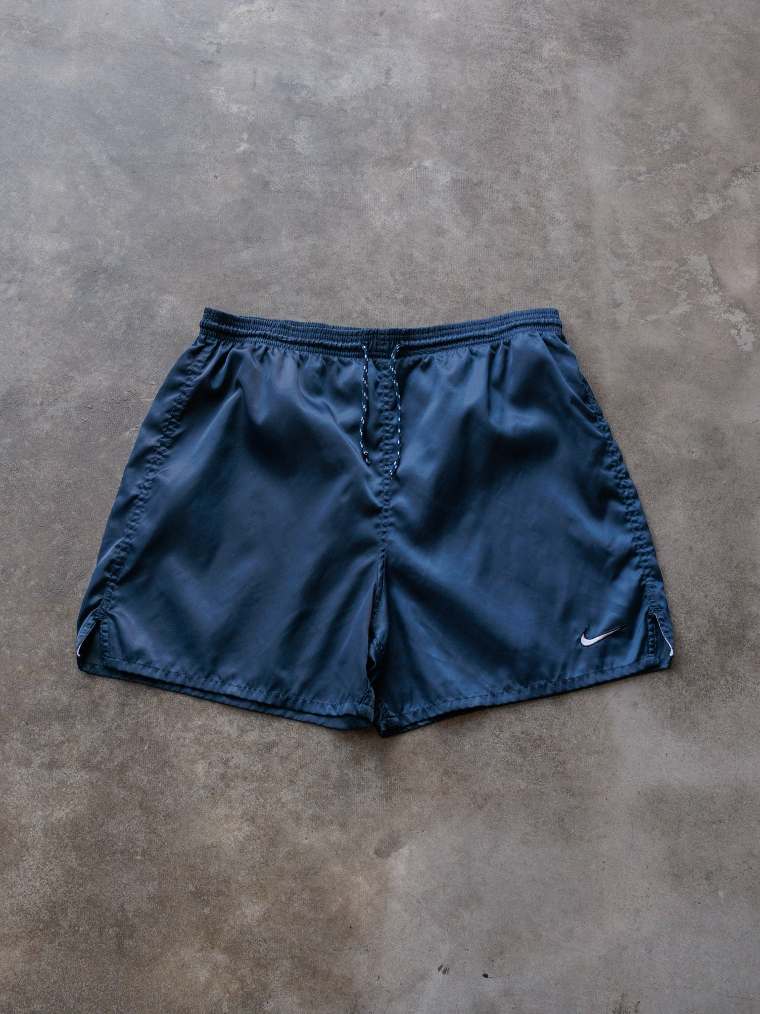 Vintage 90s Navy Nike Shorts (M)