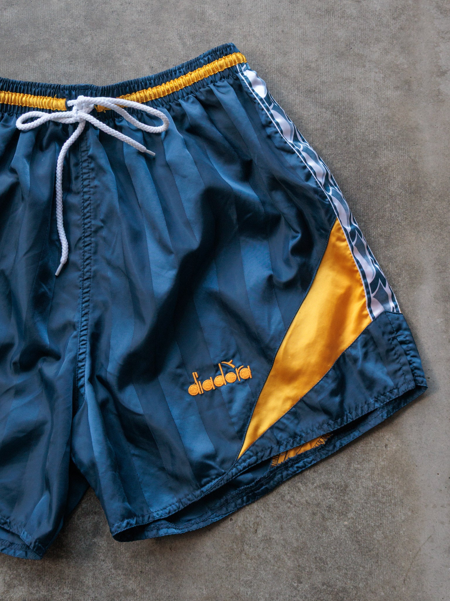 Vintage 90s Navy Diadora Shorts (L)
