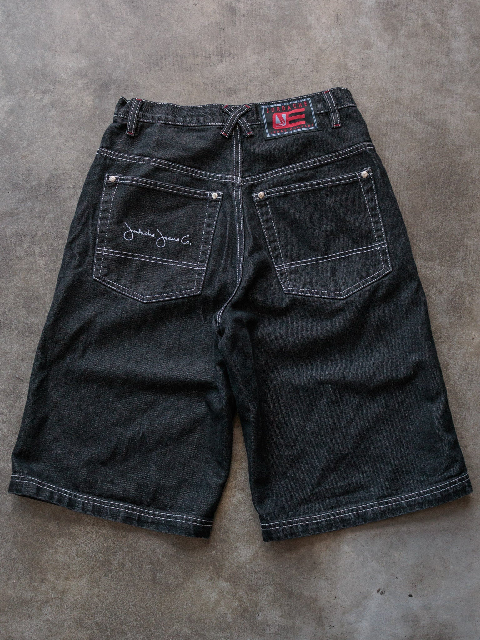 Vintage 00s Black Jordache Shorts (W29)