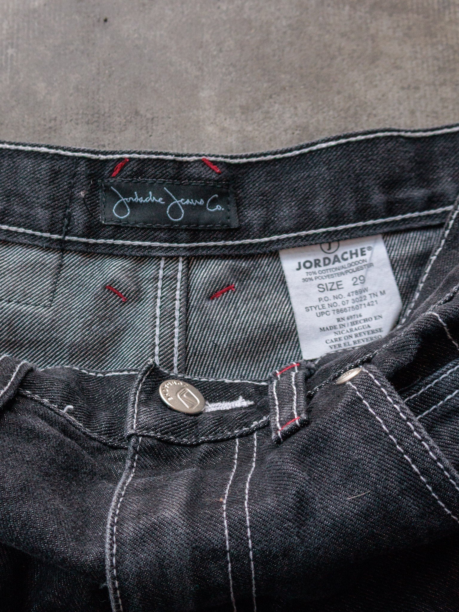 Vintage 00s Black Jordache Shorts (W29)