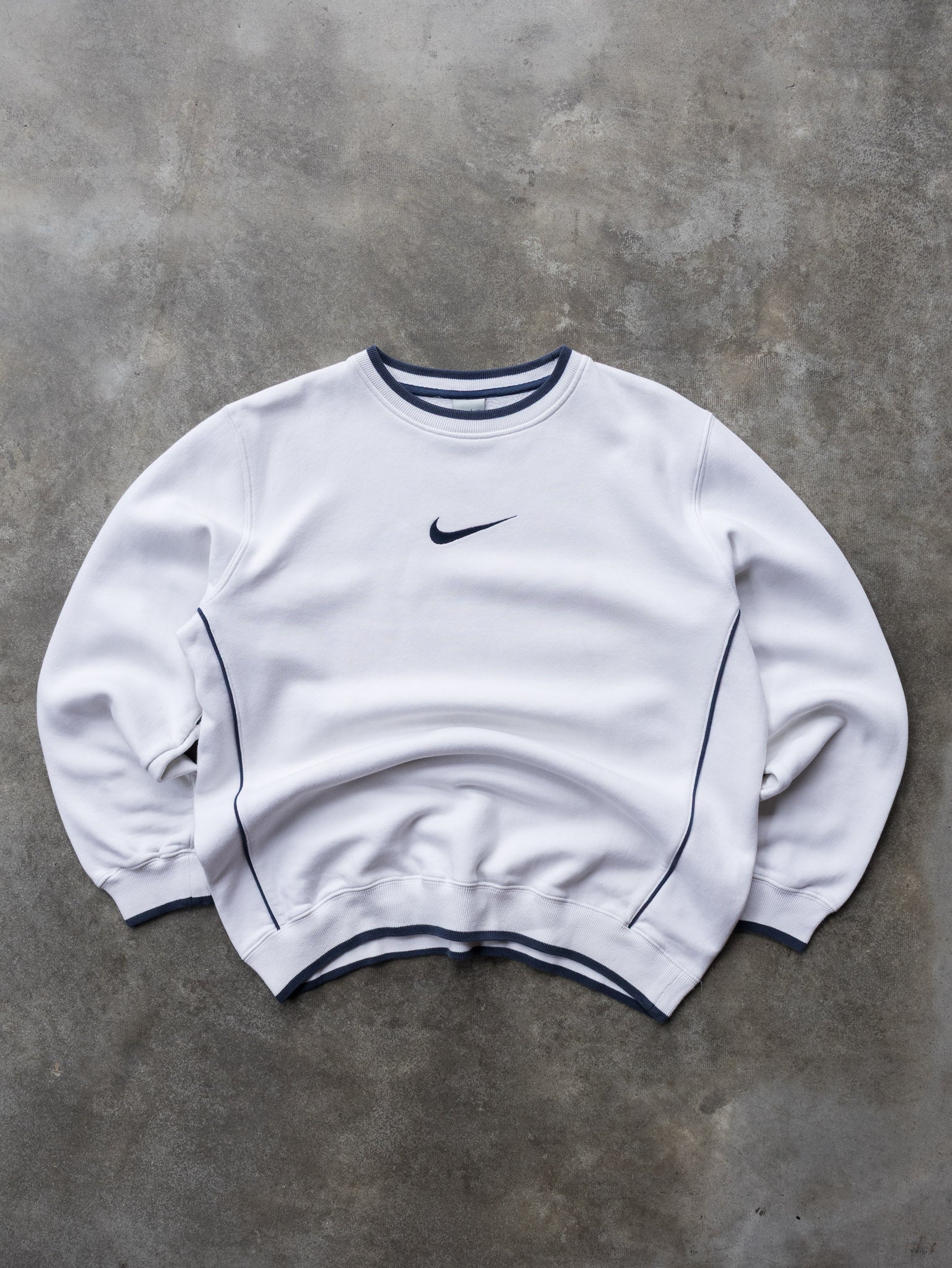 Vintage 00s White Nike Center Swoosh Sweatshirt (M)