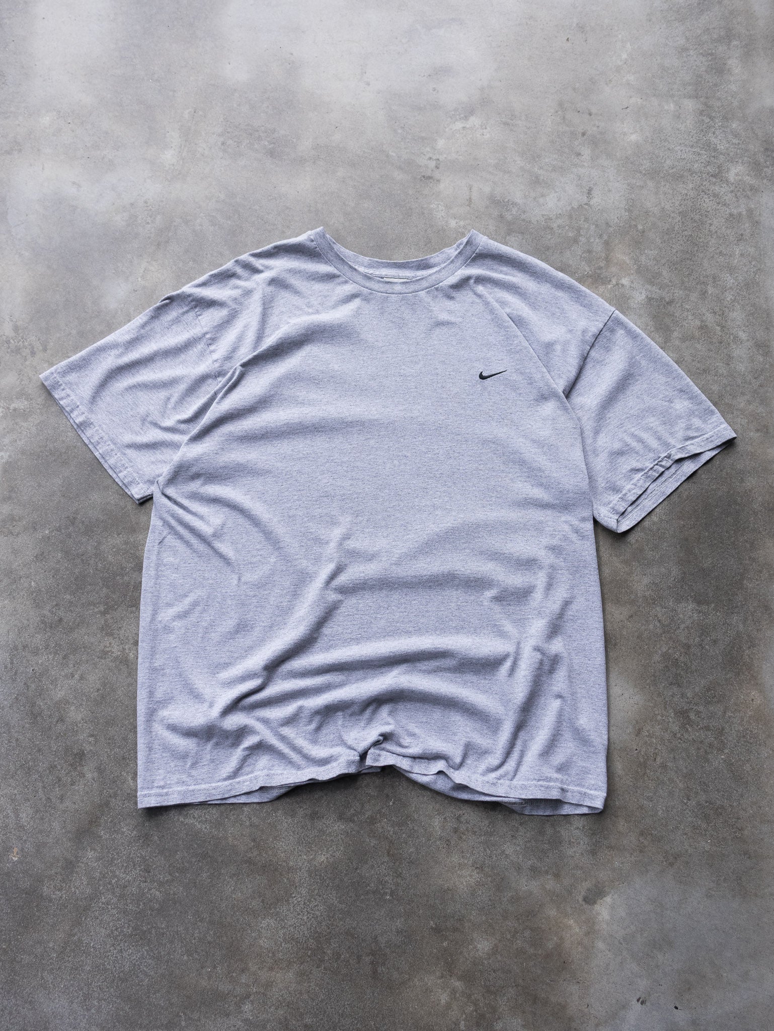 Vintage 00s Grey Nike Tee (XL)