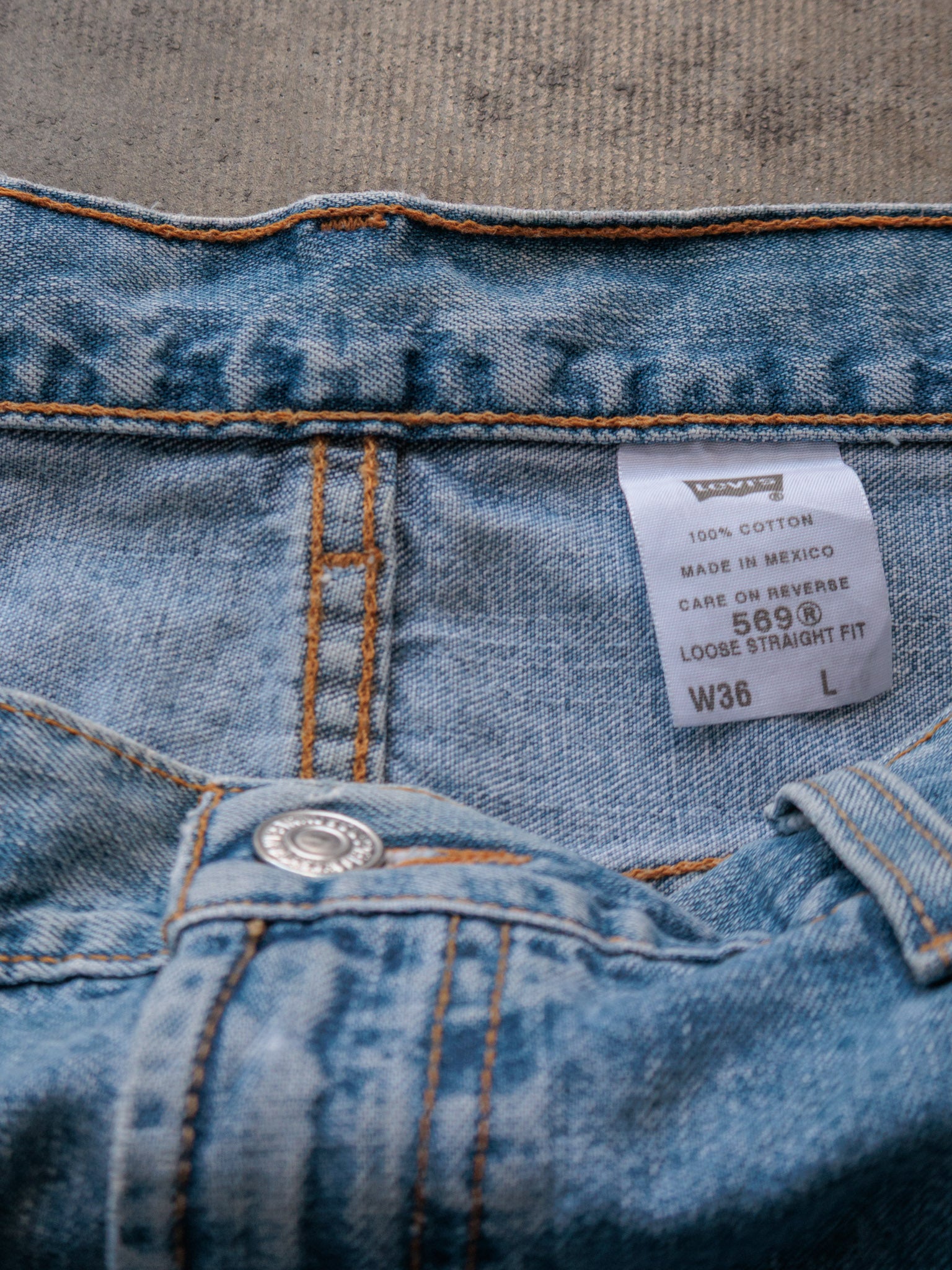 Vintage Blue Levi's Denim Shorts (W36)