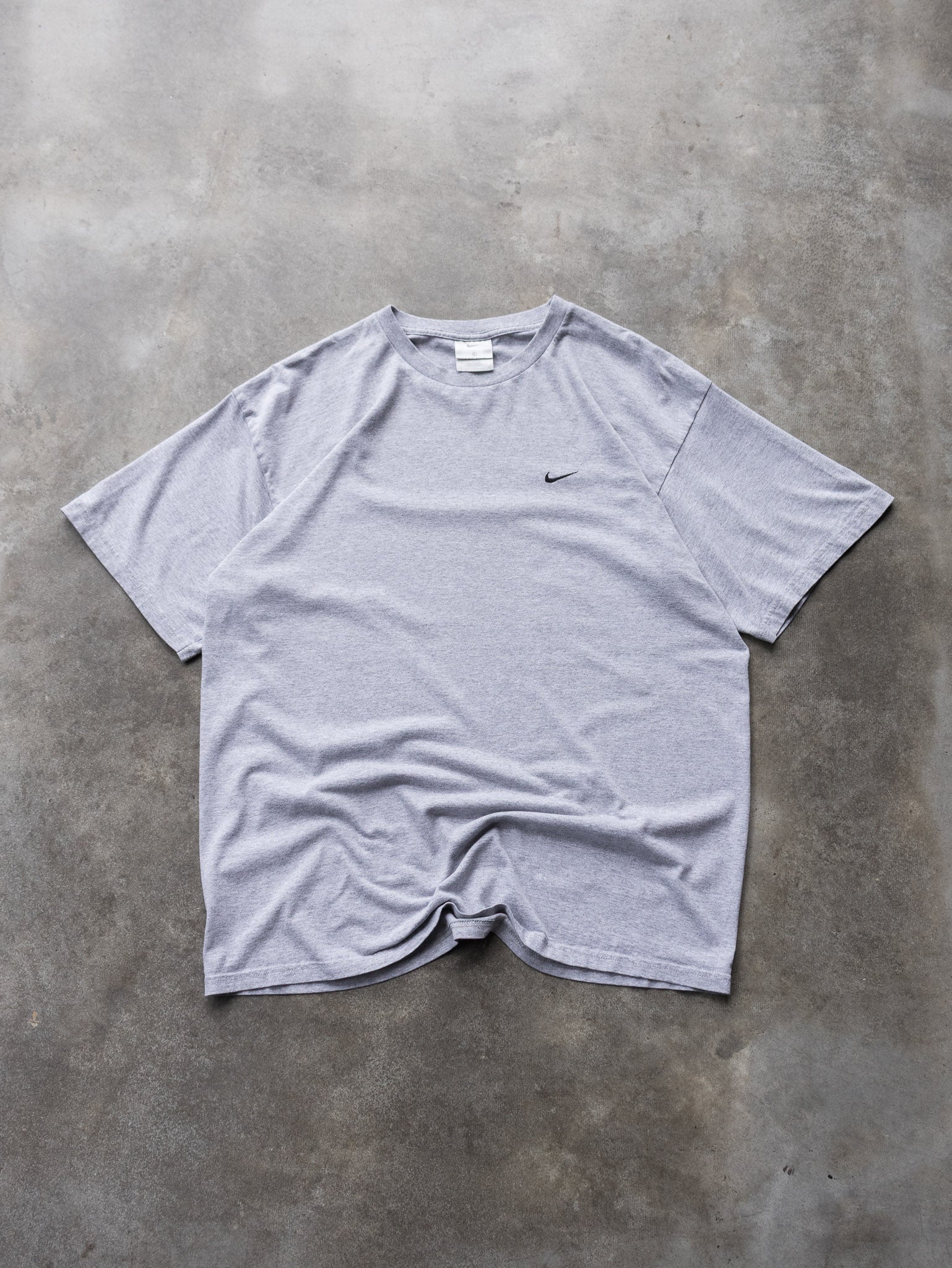 Vintage 00s Grey Nike Tee (L)