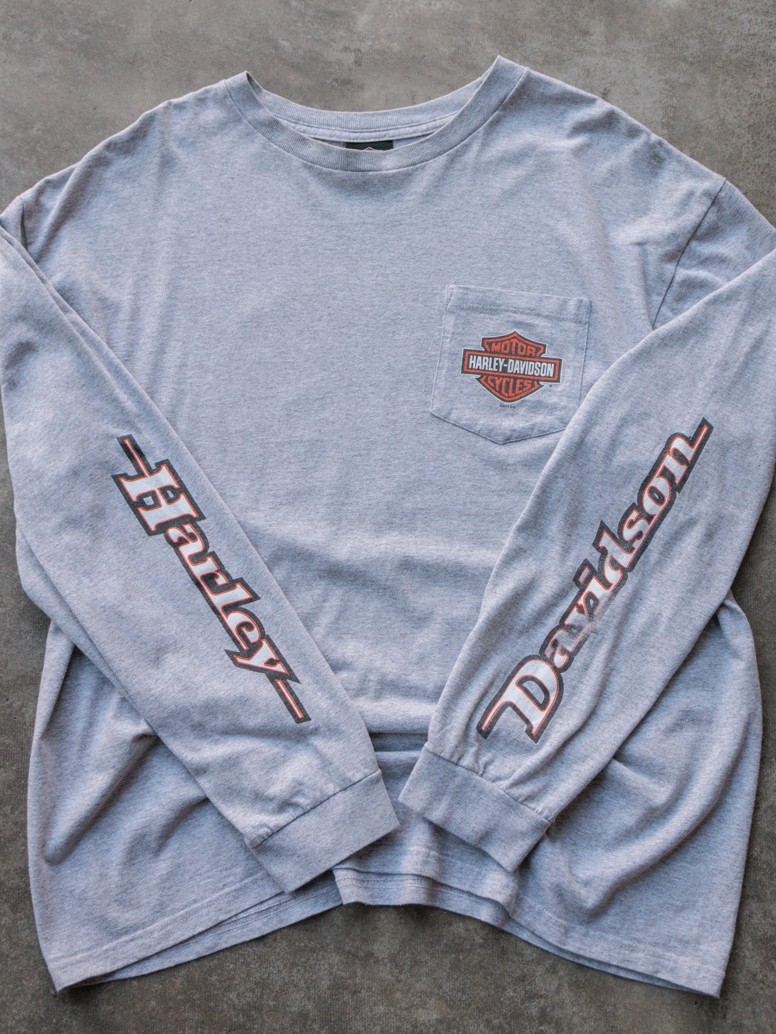 Vintage Grey Harley-Davidson Minot North Dakota Long Sleeve (-)