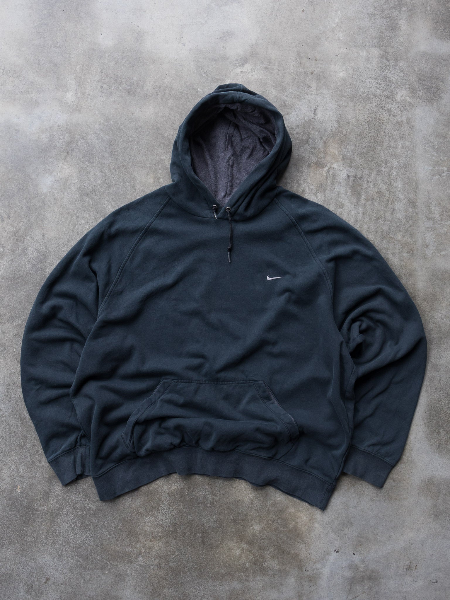 Vintage 00s Faded Black Nike Swoosh Hoodie (2XL)