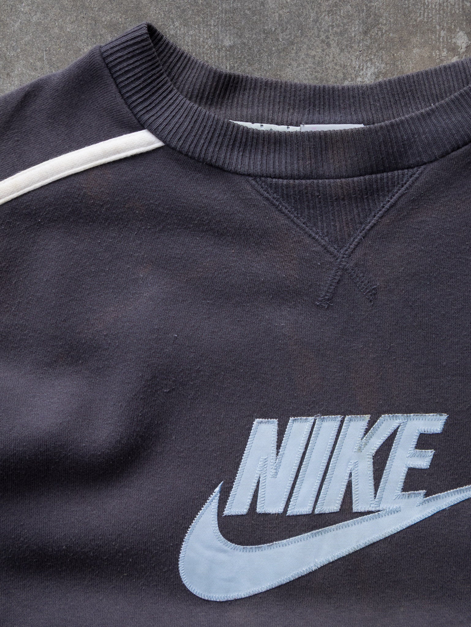 Vintage 00s Charcoal Nike Logo Sweatshirt (XL)