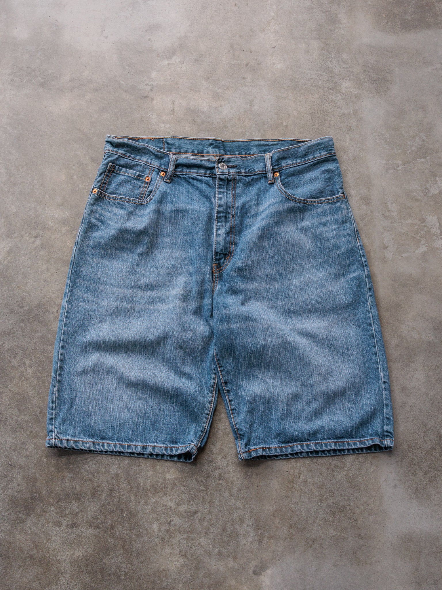 Vintage 00s Blue Levi's 569 Denim Shorts (W36)