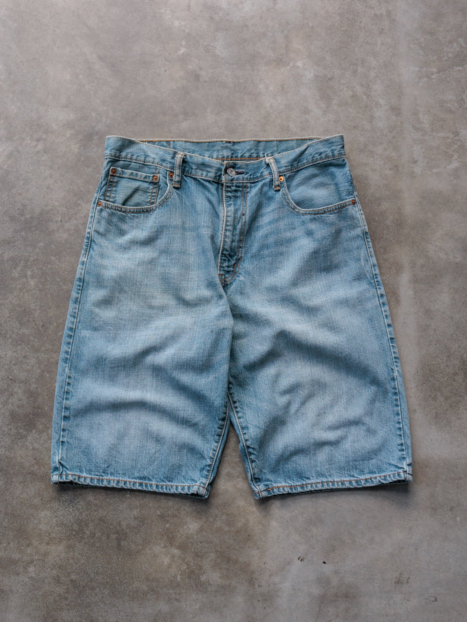 Vintage Blue Levi's 569 Denim Shorts (W34)