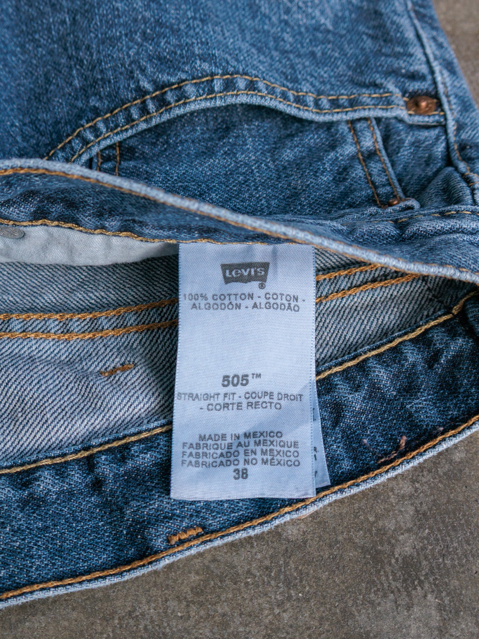 Vintage Blue Levi's 505 Denim Shorts (W38)