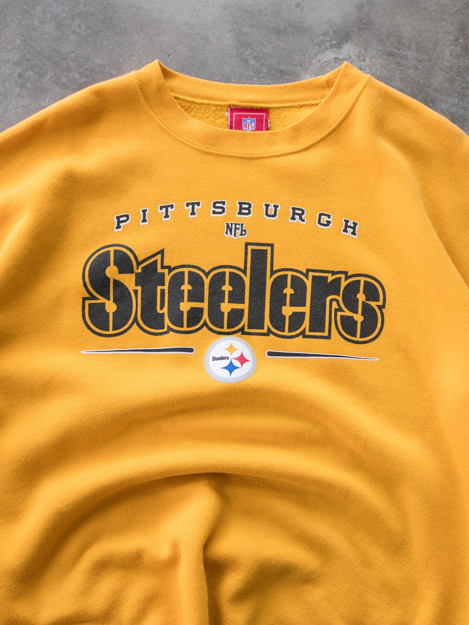 Vintage Yellow Pittsburgh Steelers Sweatshirt (XL)