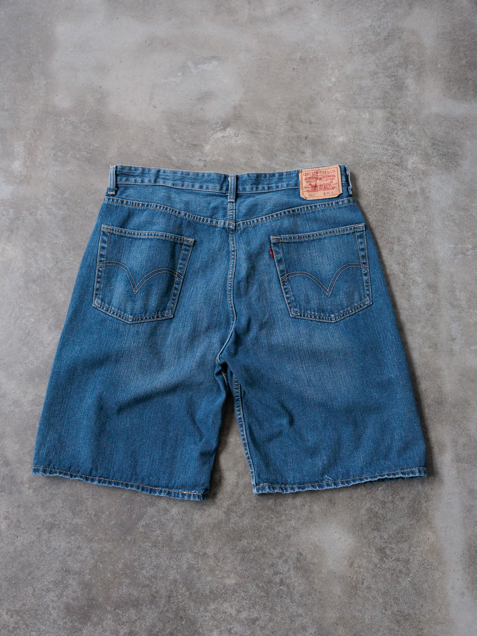 Vintage 00s Blue Levi's 569 Denim Shorts (W36)