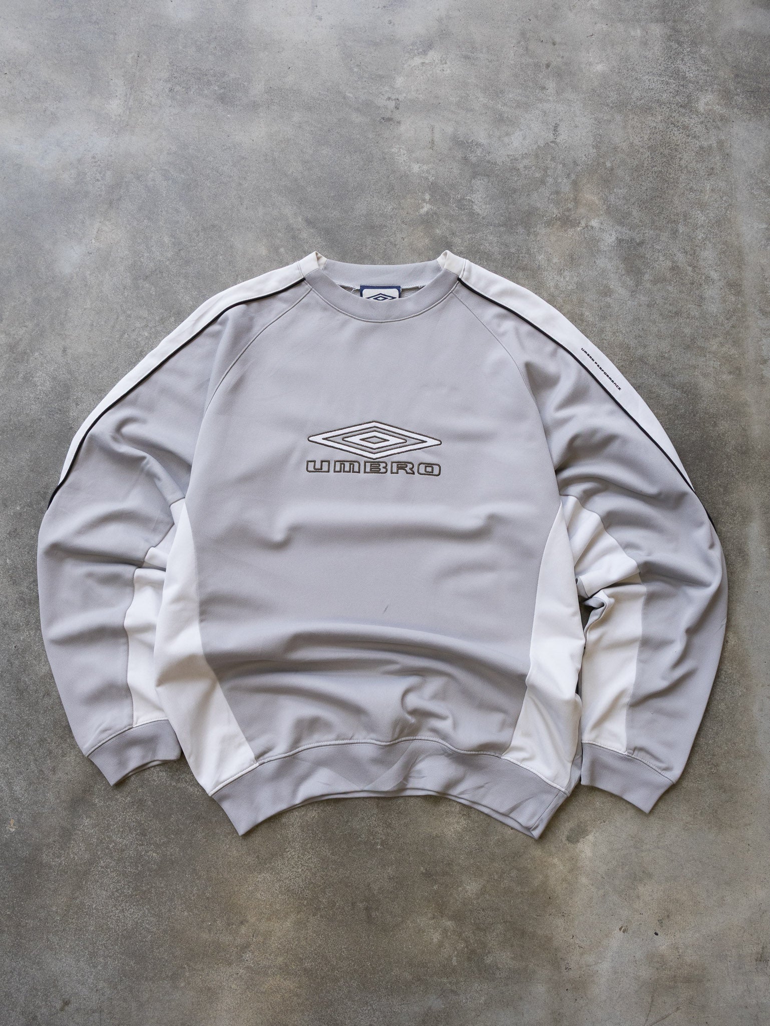 Vintage 90s Grey Umbro Sweatshirt (L)