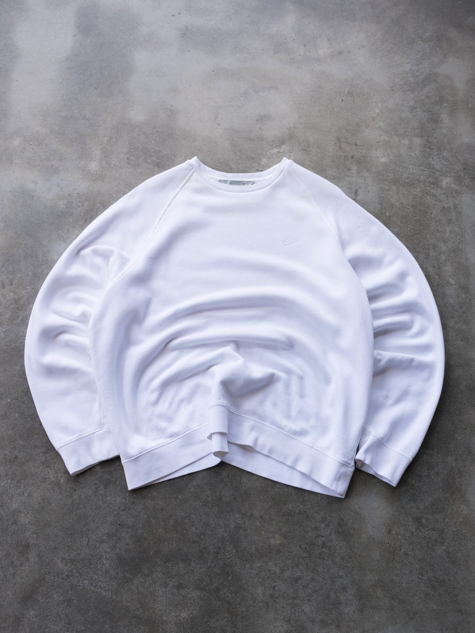 Vintage 00s White Nike Swoosh Sweatshirt (XL)