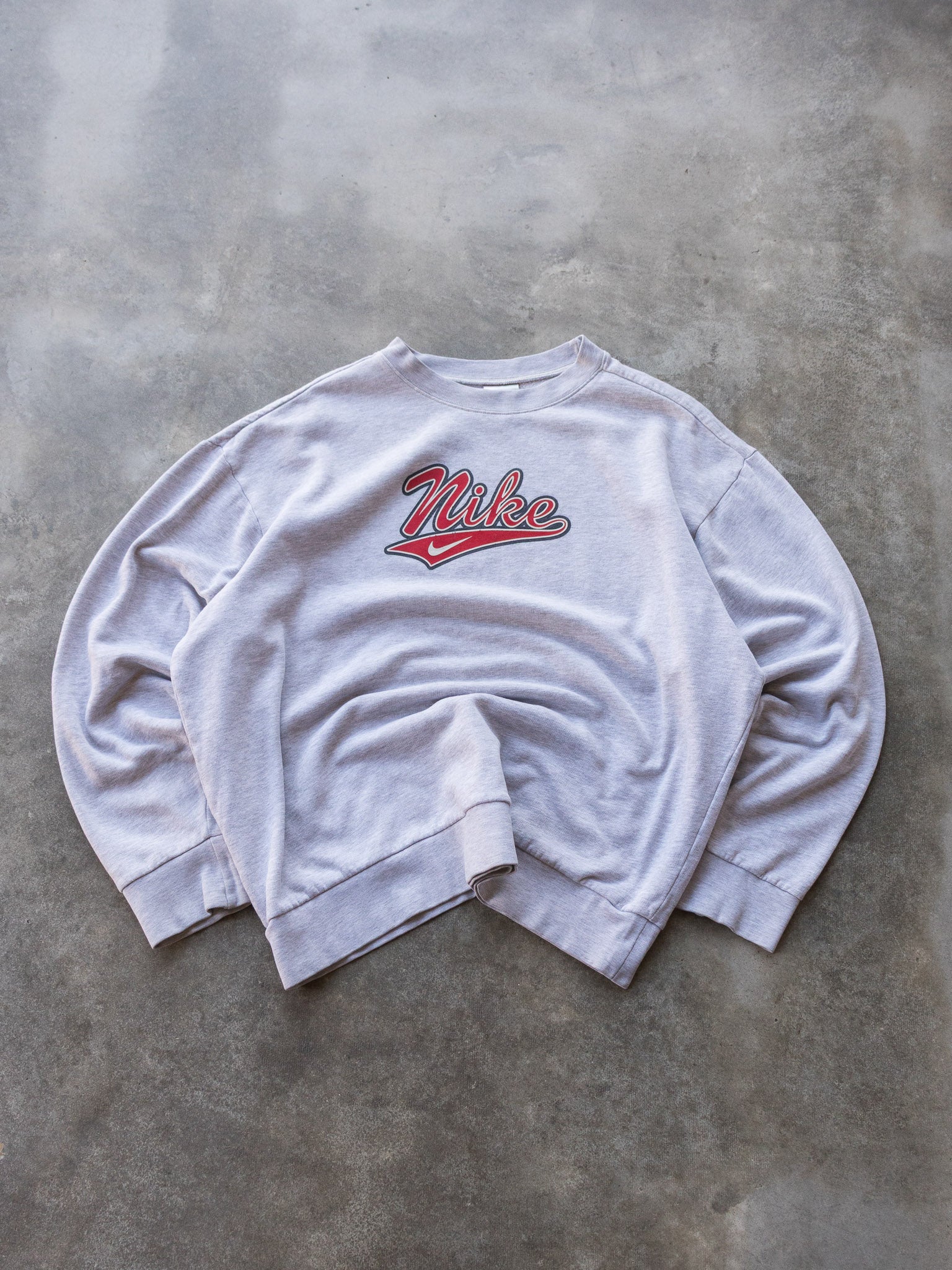 Vintage 00s Grey Nike Graphic Sweatshirt (XL)
