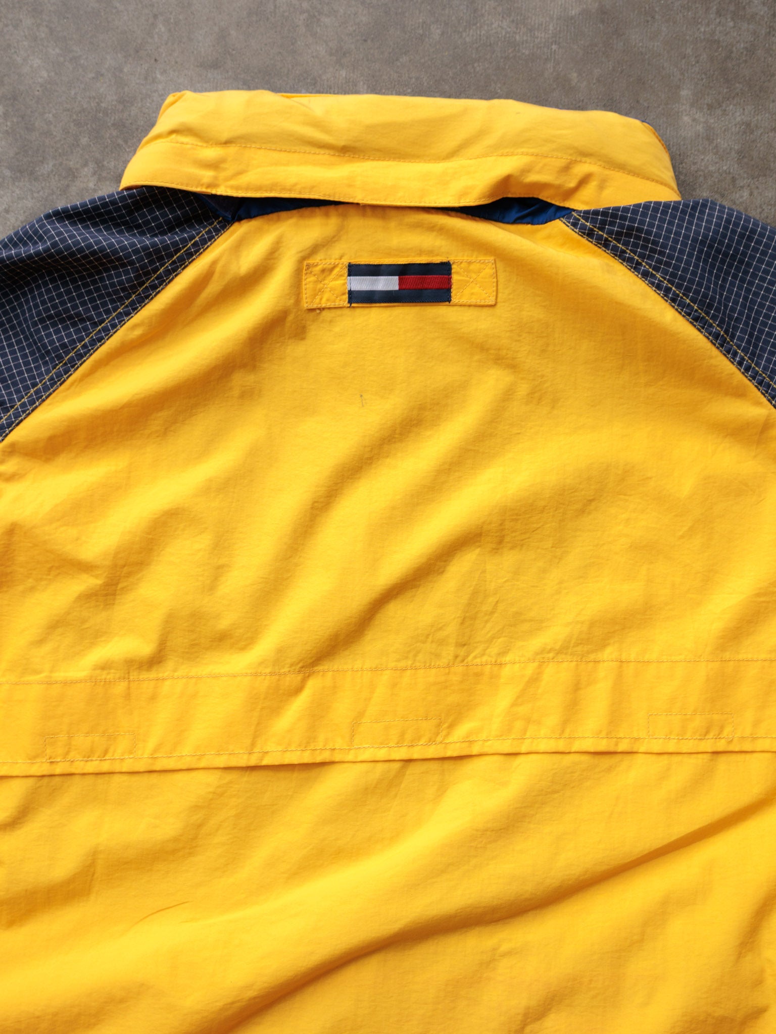 Vintage 90s Yellow Tommy Hilfiger Colourblock Windbreaker (XL)