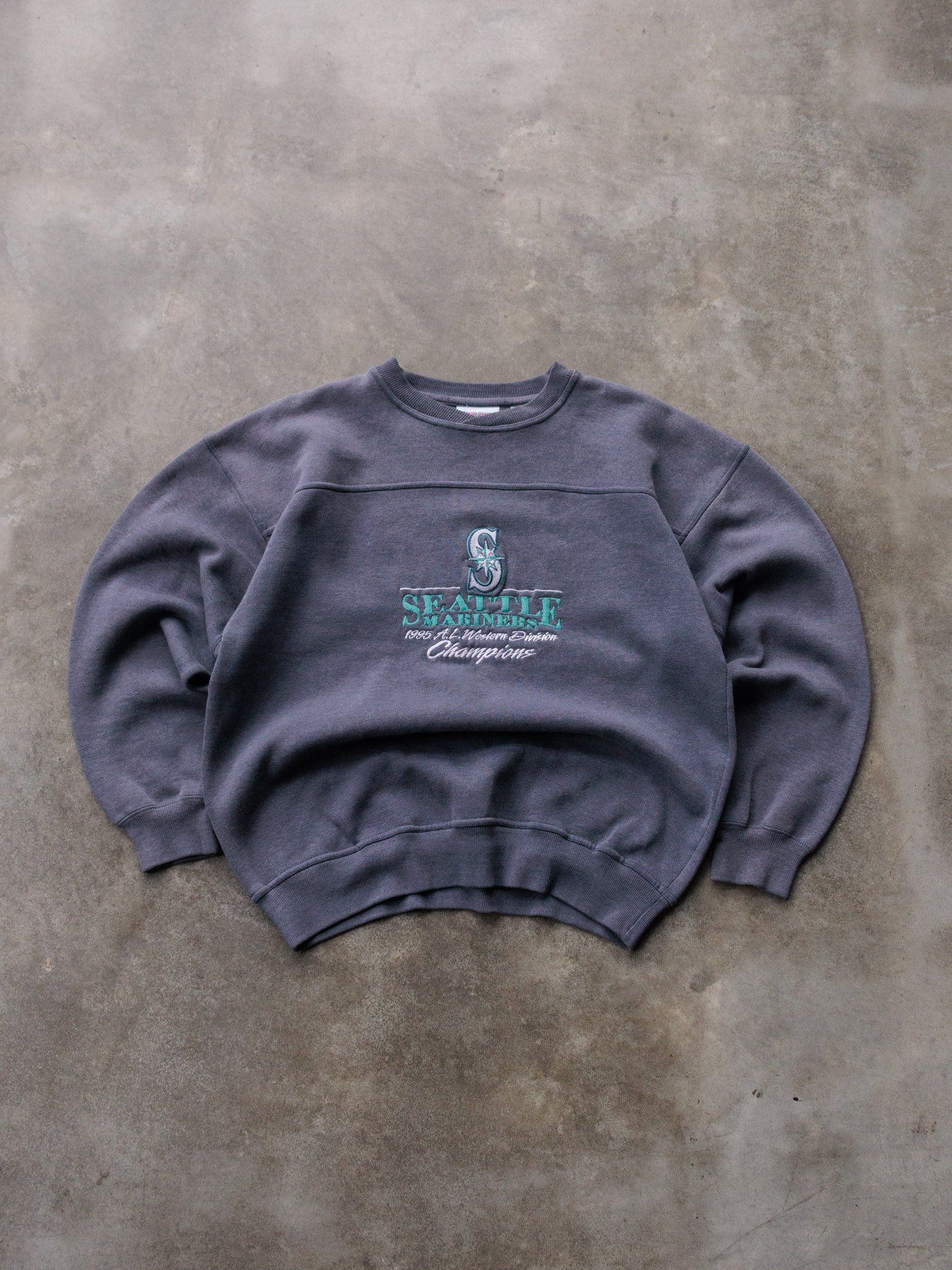 Vintage 1995 Grey Seattle Mariners Sweatshirt (L)