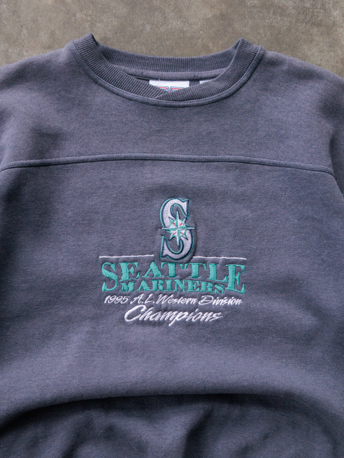 Vintage 1995 Grey Seattle Mariners Sweatshirt (L)