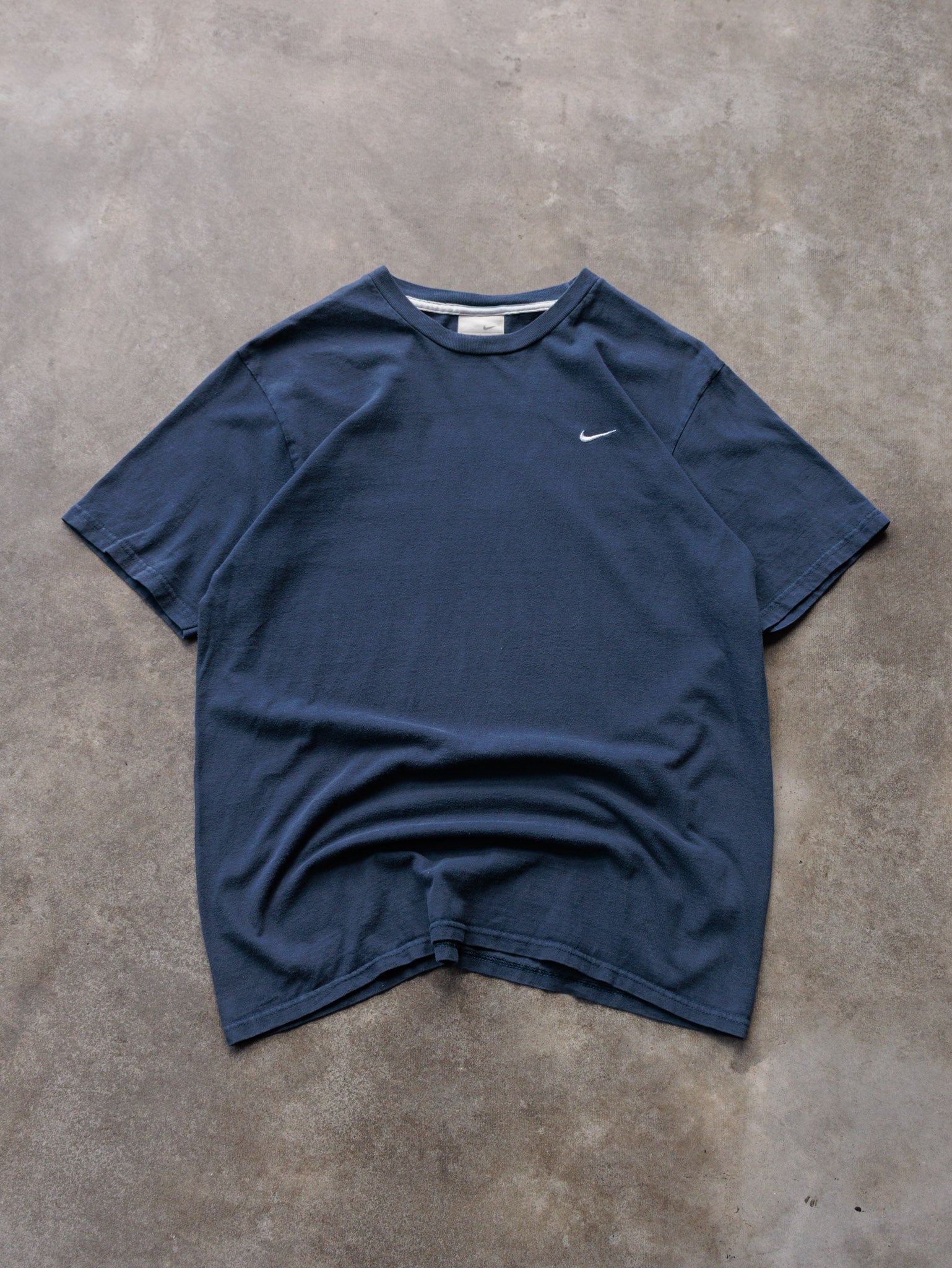 Vintage 00s Navy Nike Swoosh Tee (L)
