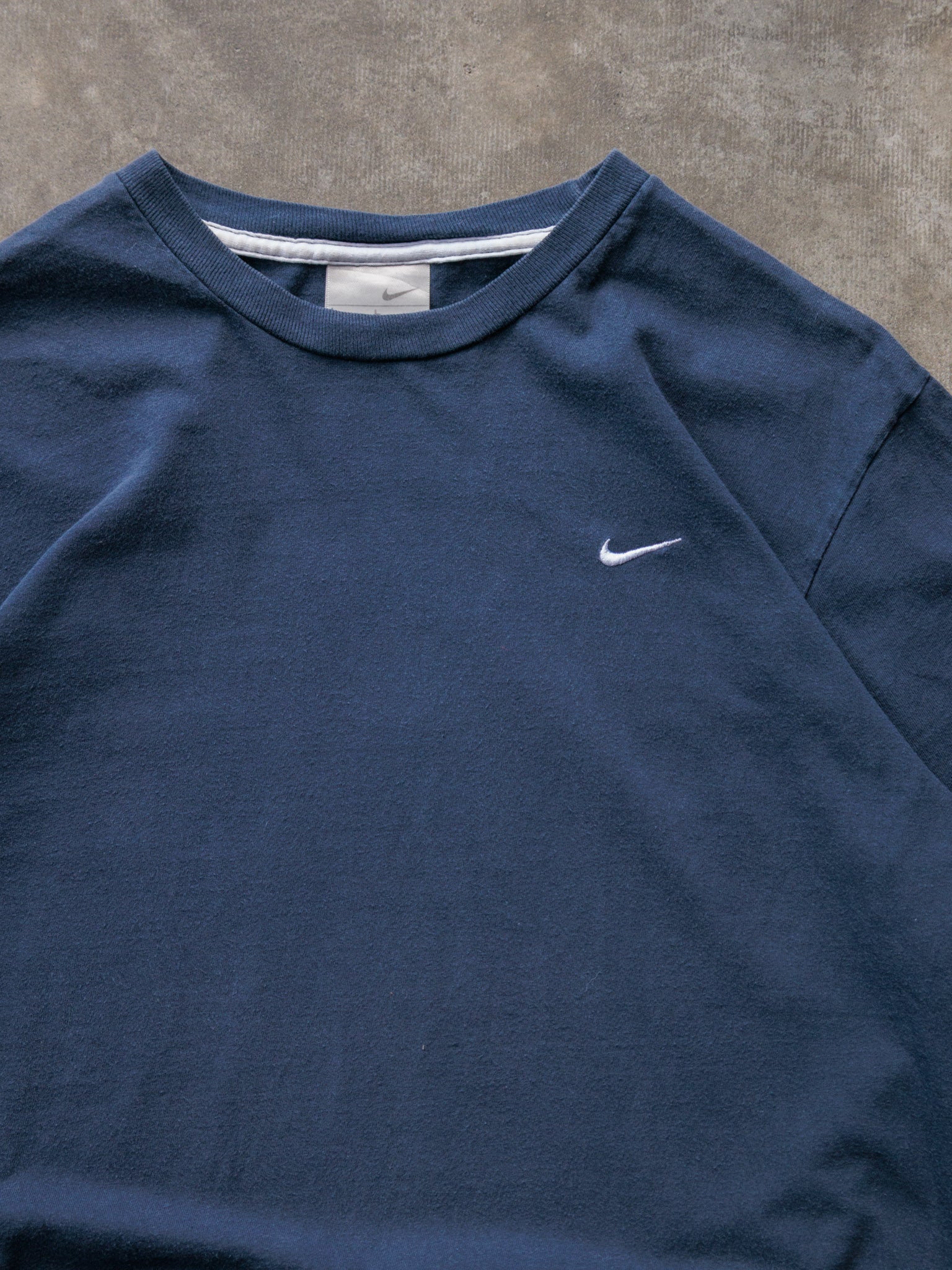 Vintage 00s Navy Nike Swoosh Tee (L)