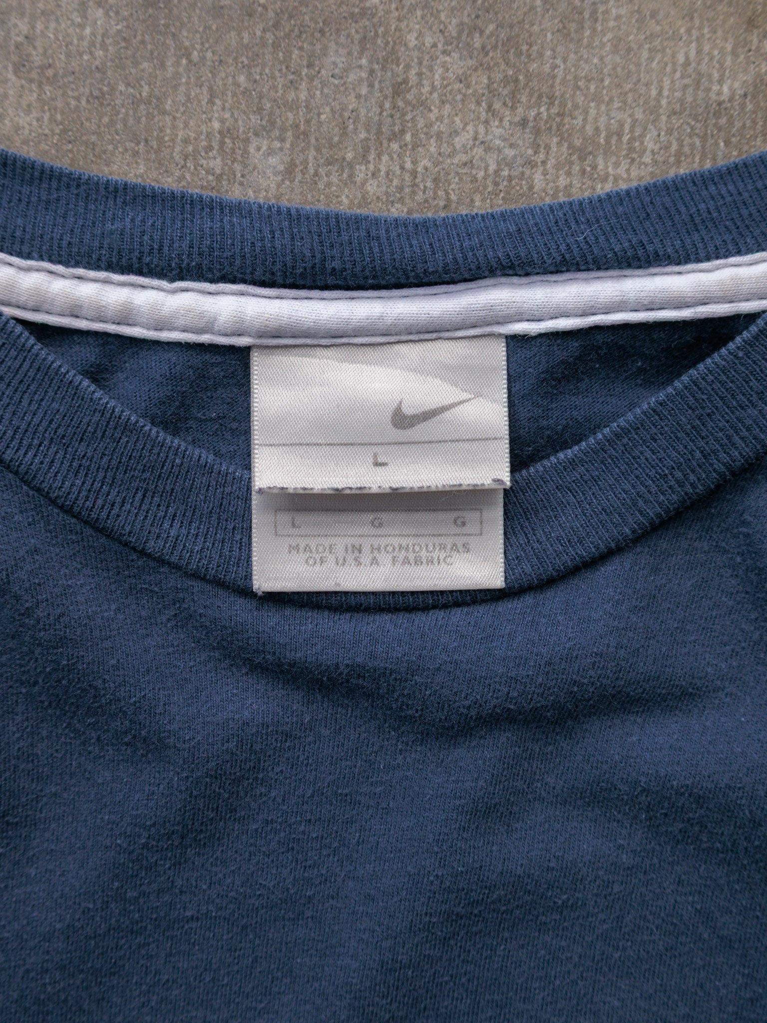 Vintage 00s Navy Nike Swoosh Tee (L)