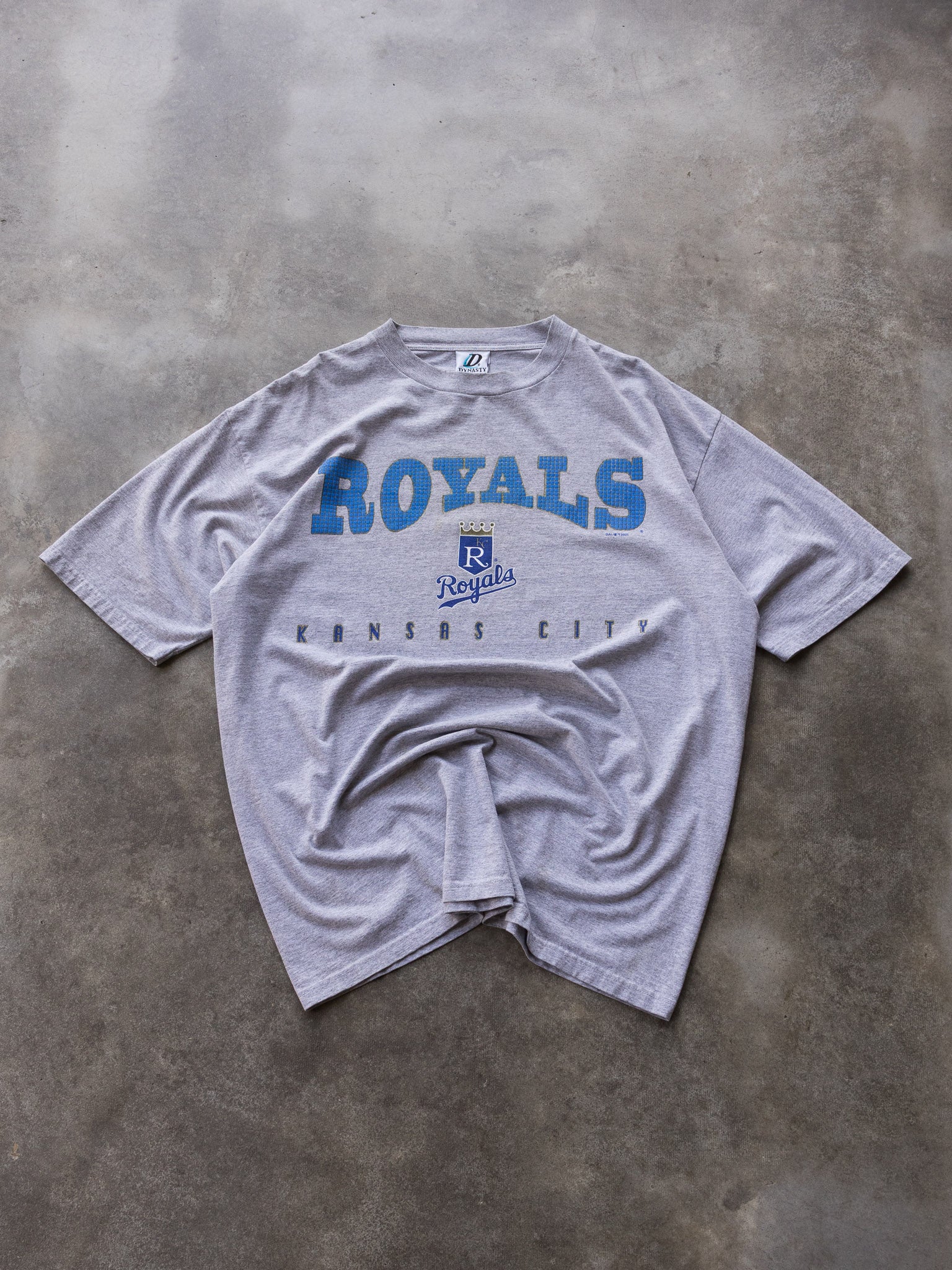 Vintage 2001 Grey Kansas City Royals Tee (XL)