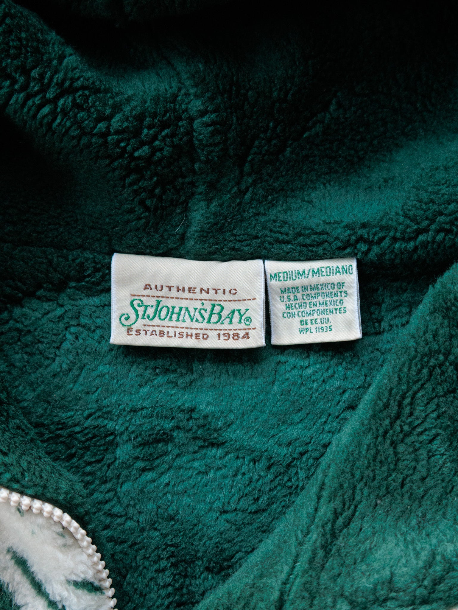 Vintage 90s Cream Bear St. John's Bay Full Zip Fleece Jacket (M)