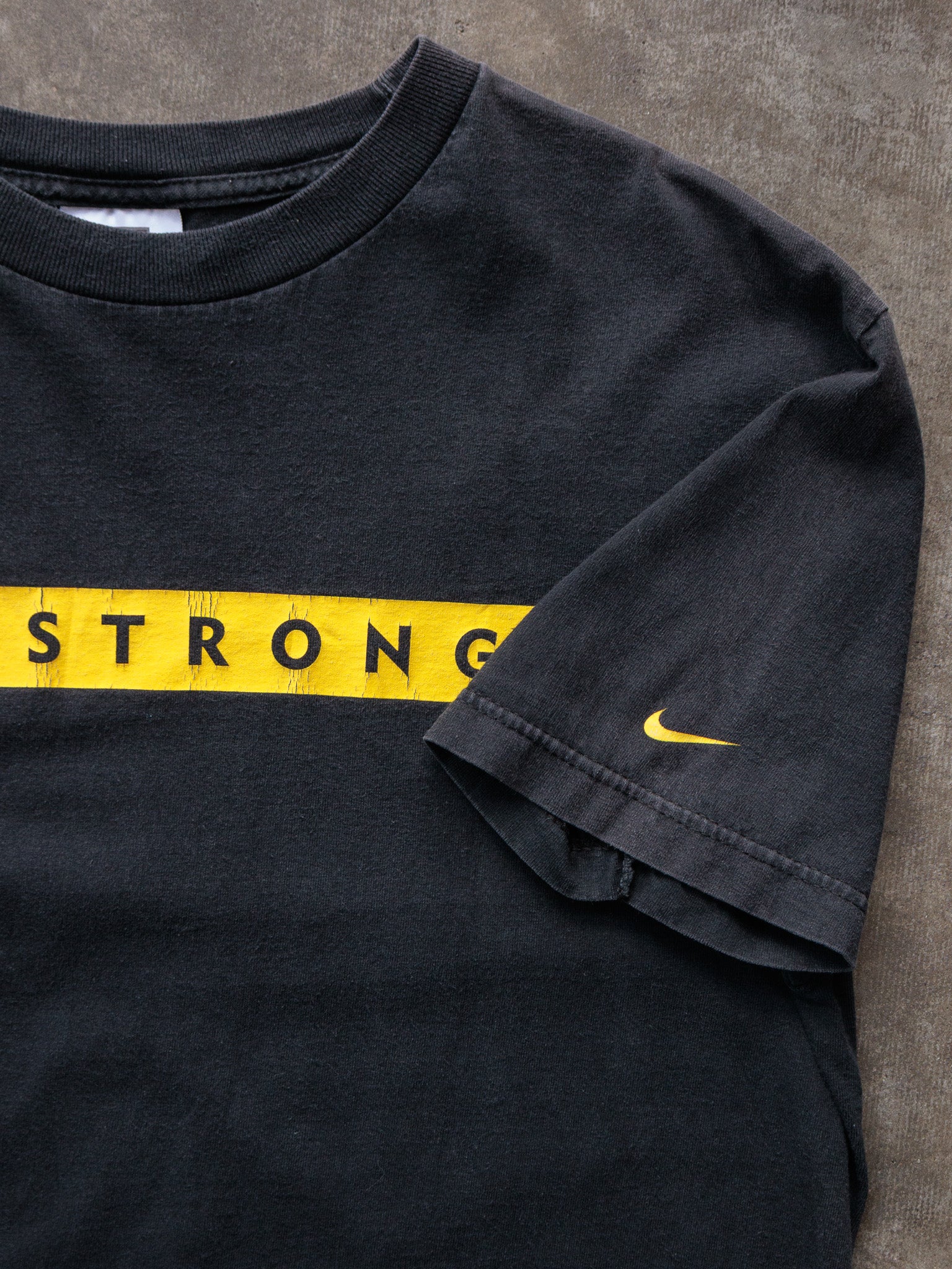 Vintage 00s Black Nike LIVESTRONG Tee (L)