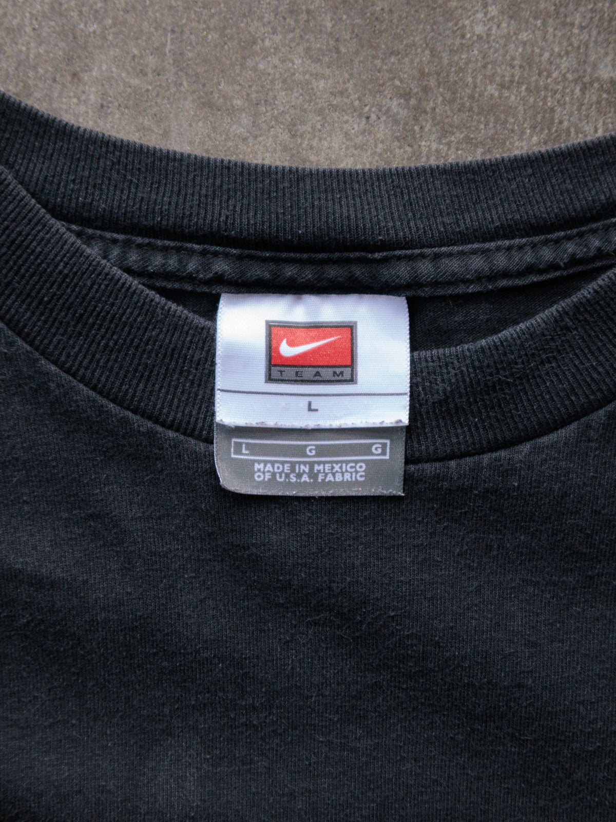 Vintage 00s Black Nike LIVESTRONG Tee (L)