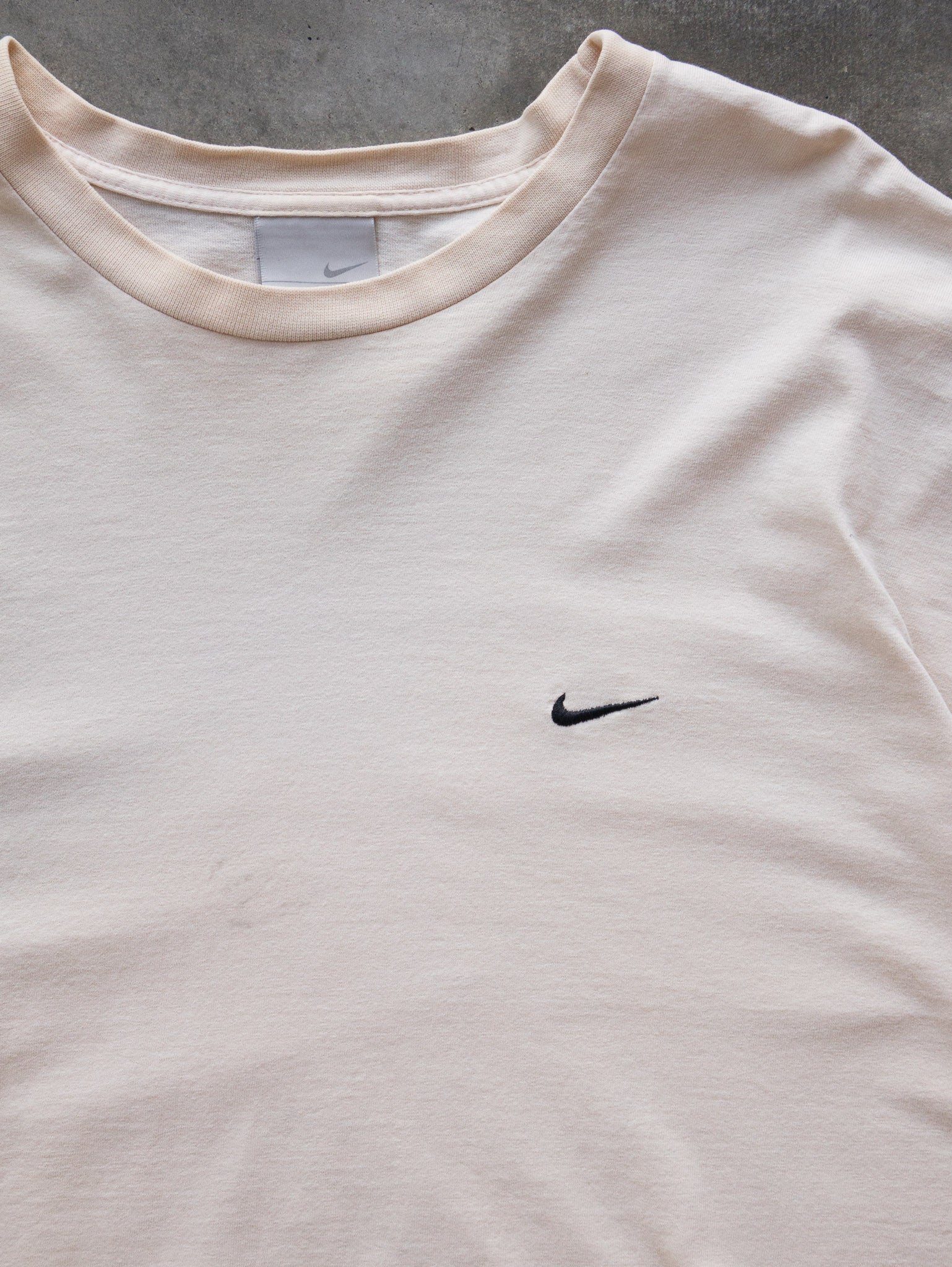 Vintage 00s Cream Nike Small Swoosh Tee (XL)