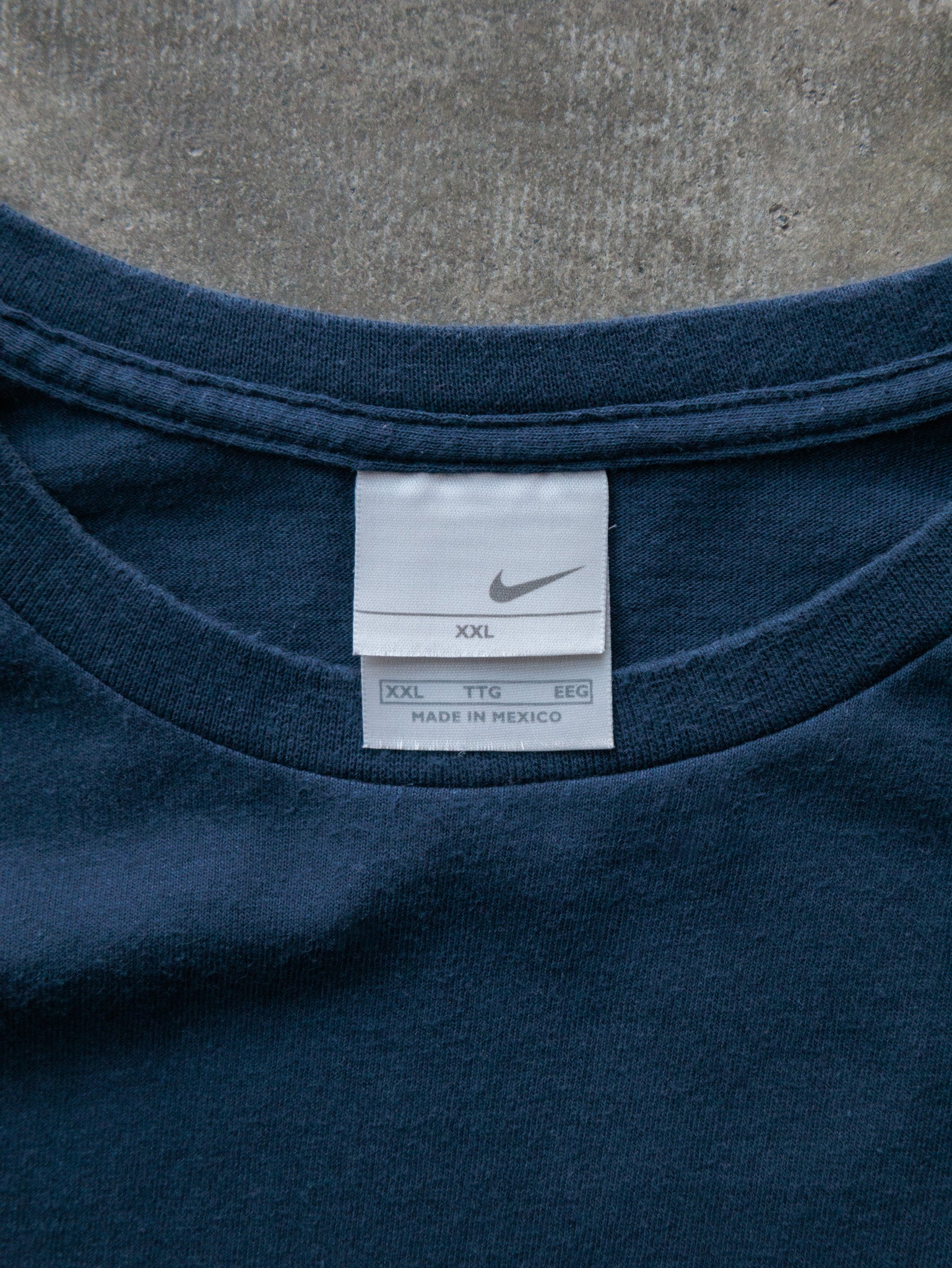 Vintage 00s Navy Nike Tee (2XL)