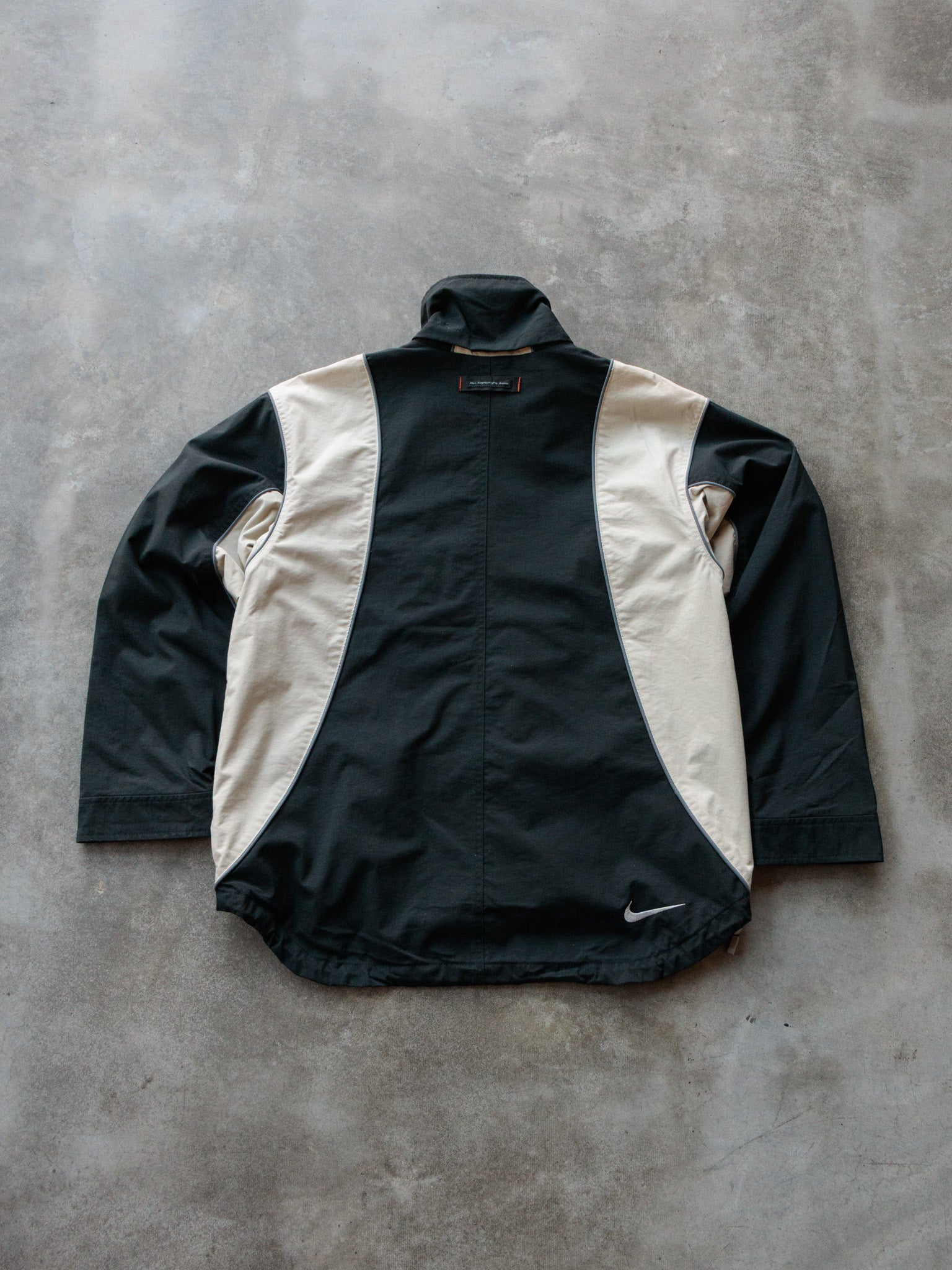 Vintage Black & Beige Nike ACG Jacket (S)