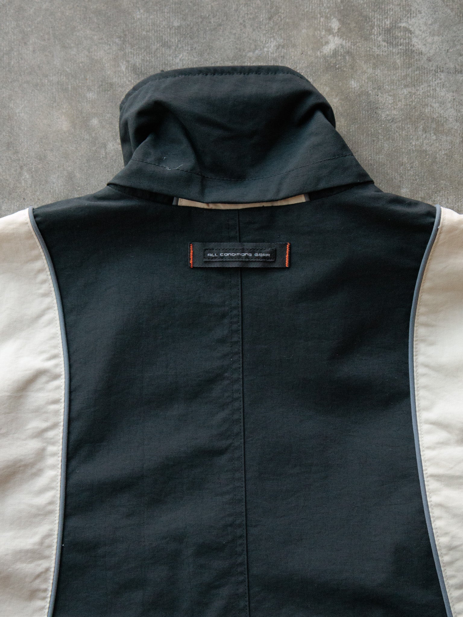 Vintage Black & Beige Nike ACG Jacket (S)