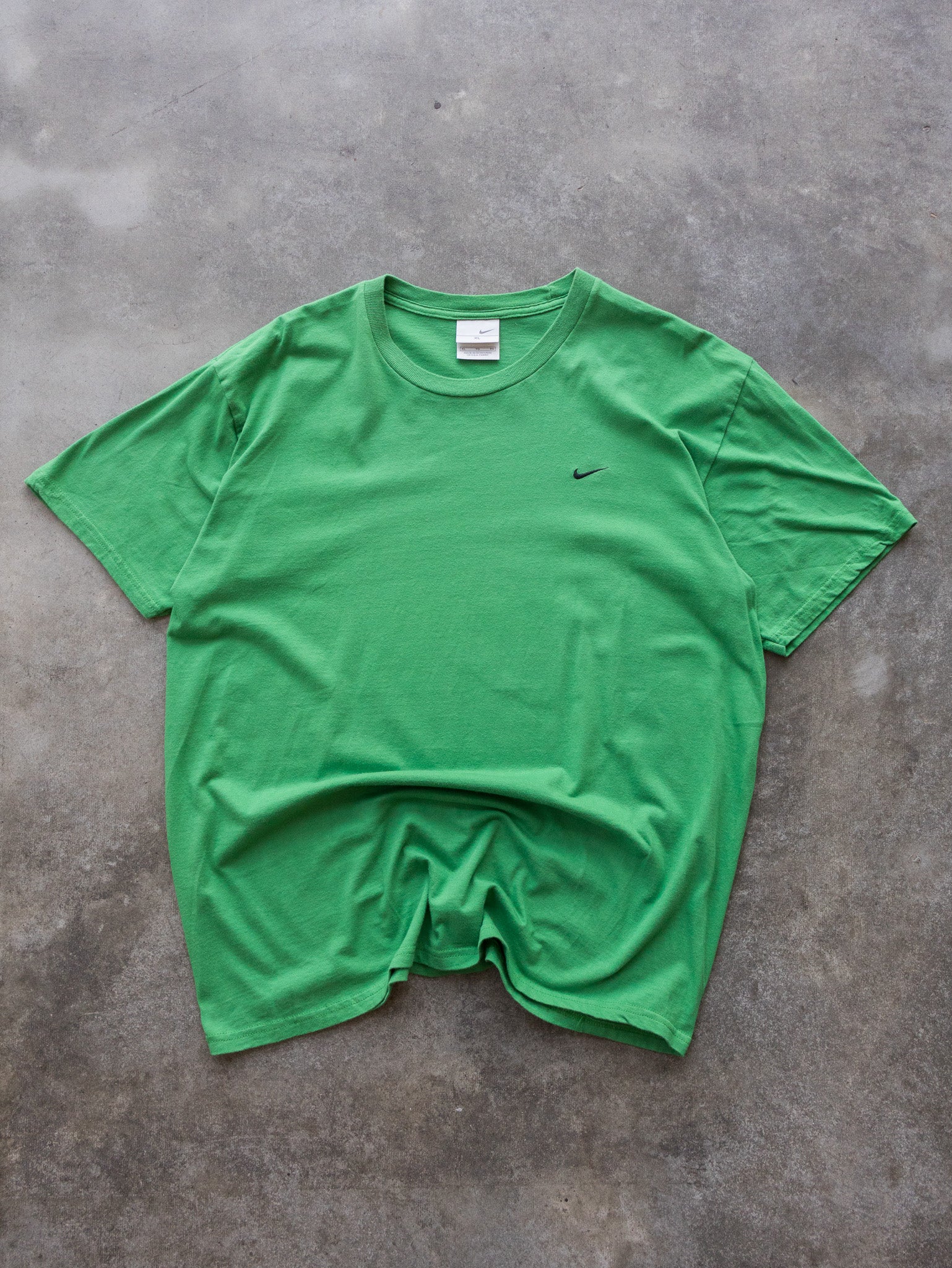 Vintage 00s Green Nike Swoosh Tee (XL)