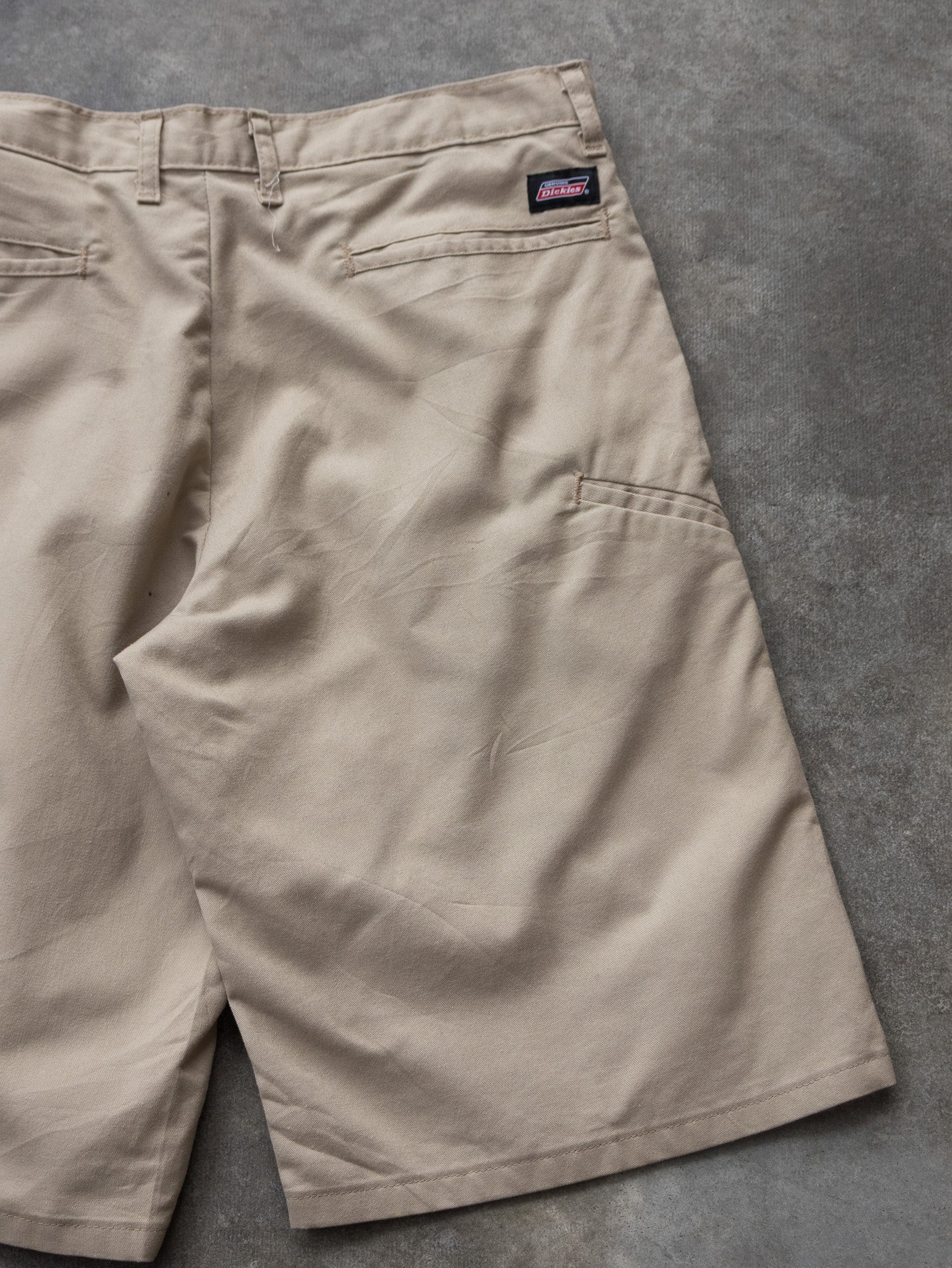Vintage Khaki Dickies Work Shorts (W32)